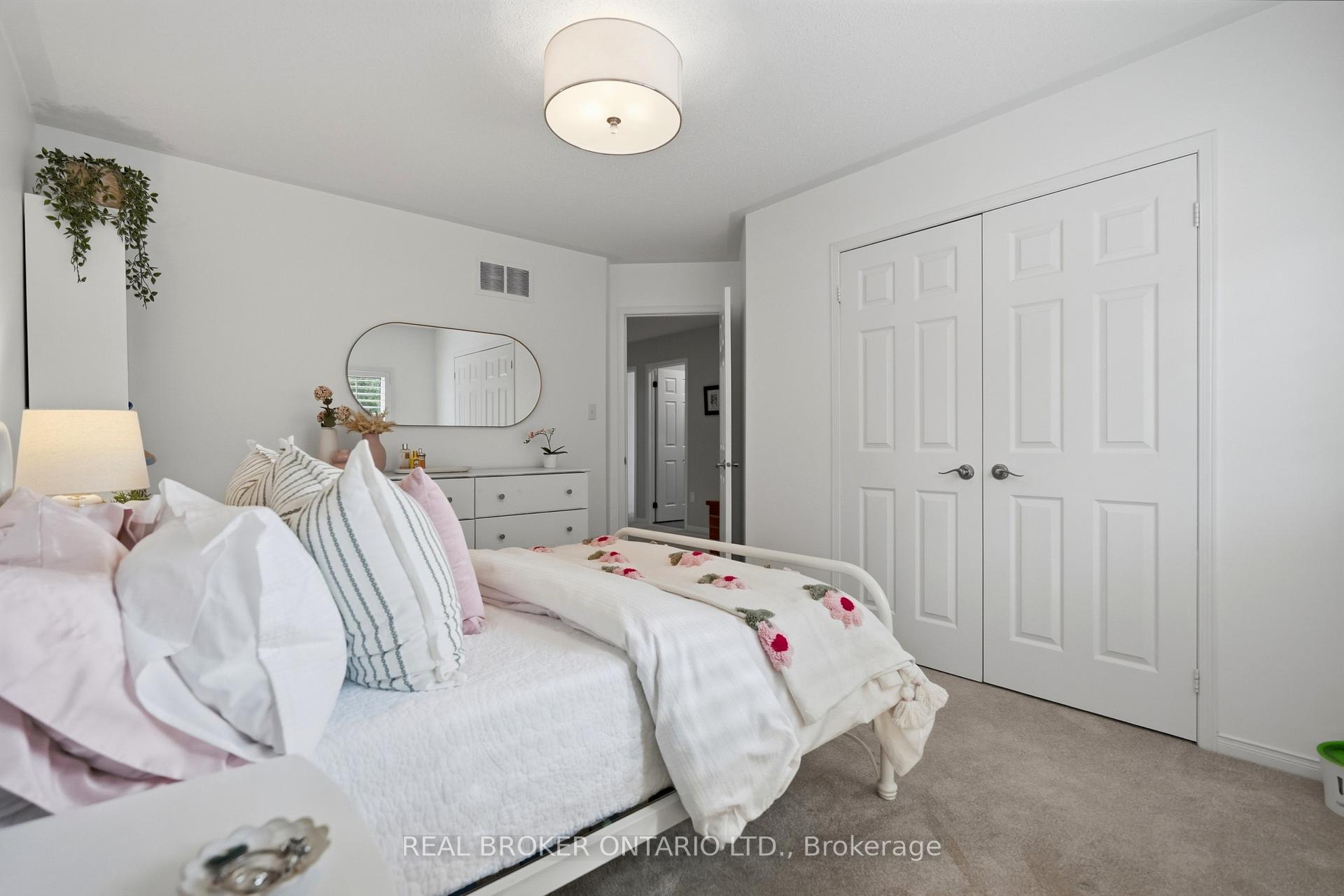 Photo 36 of 5230 Rome Crescent, Burlington, Orchard — HOMEH