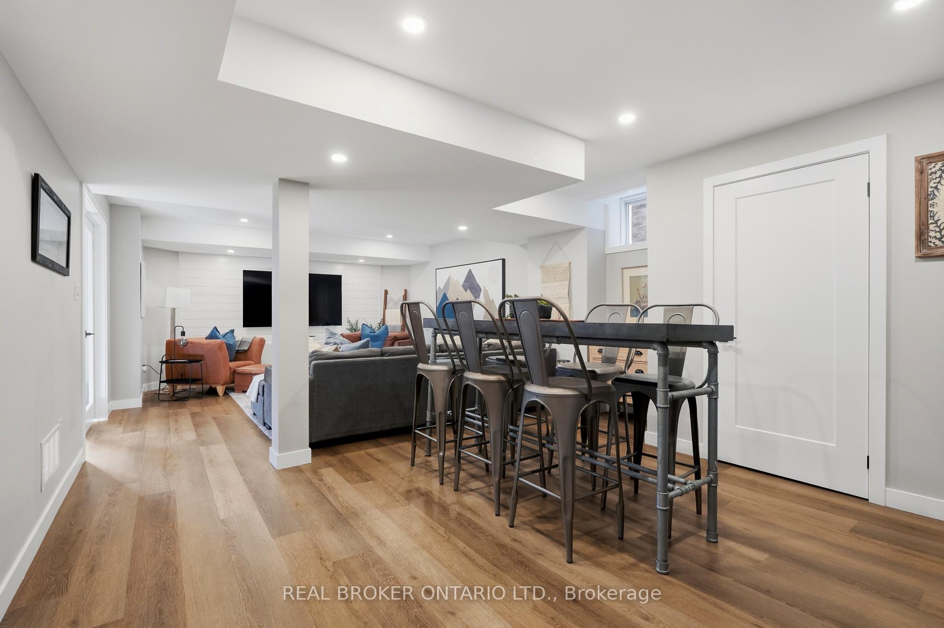 Photo 37 of 5230 Rome Crescent, Burlington, Orchard — HOMEH