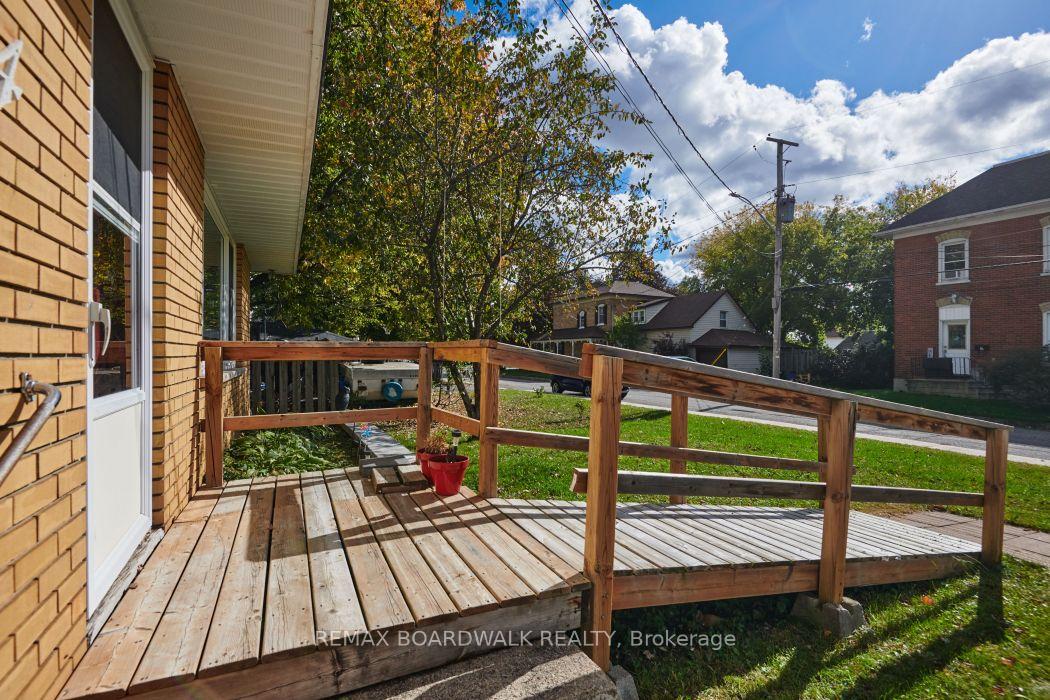 Photo 5 of 4 Davidson Street W, Smiths Falls, Smiths Falls — HOMEH