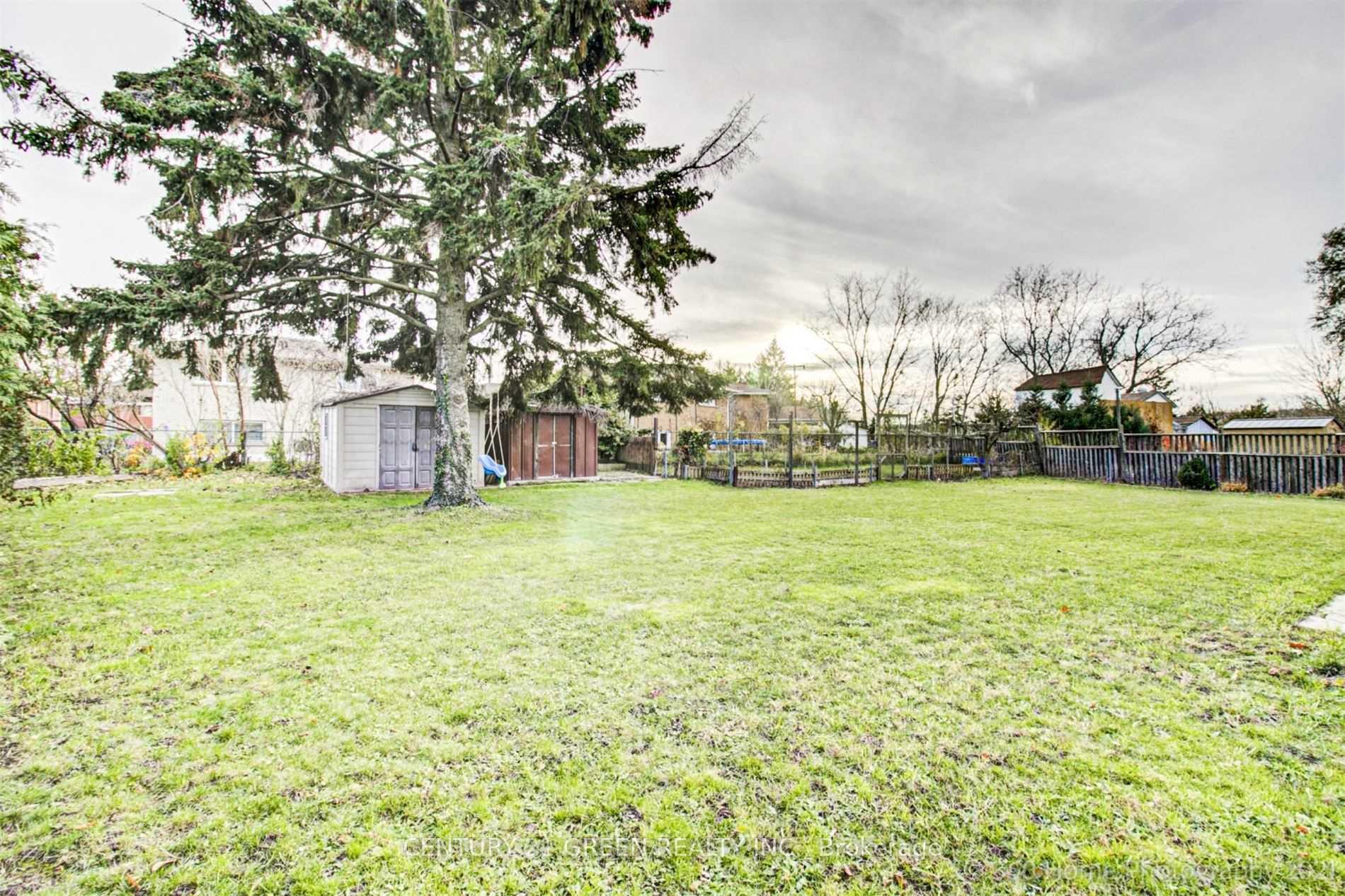 Photo 3 of Unit MAIN, 33 Garvey Crescent, Hamilton, Corman — HOMEH