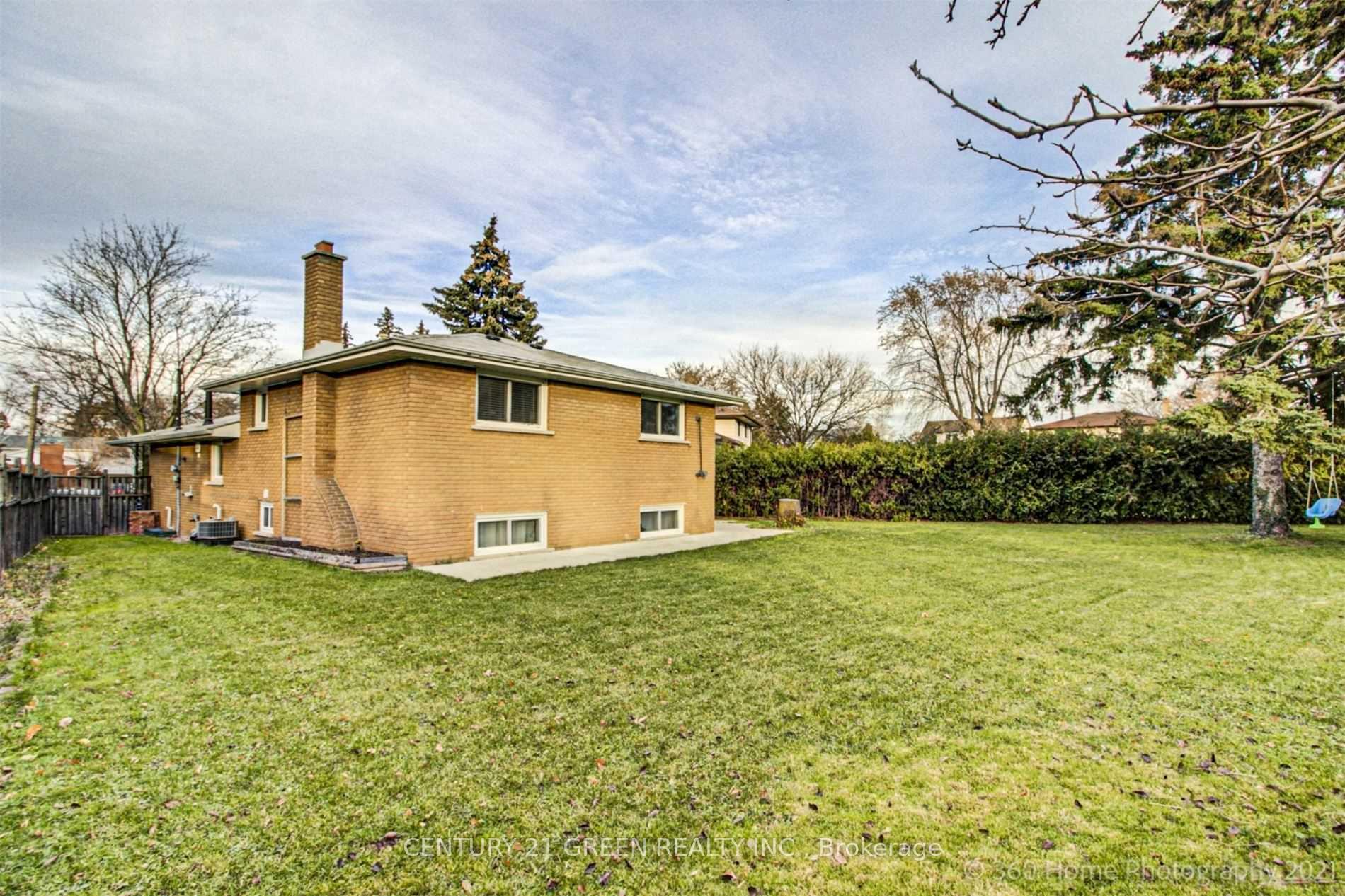 Photo 4 of Unit MAIN, 33 Garvey Crescent, Hamilton, Corman — HOMEH