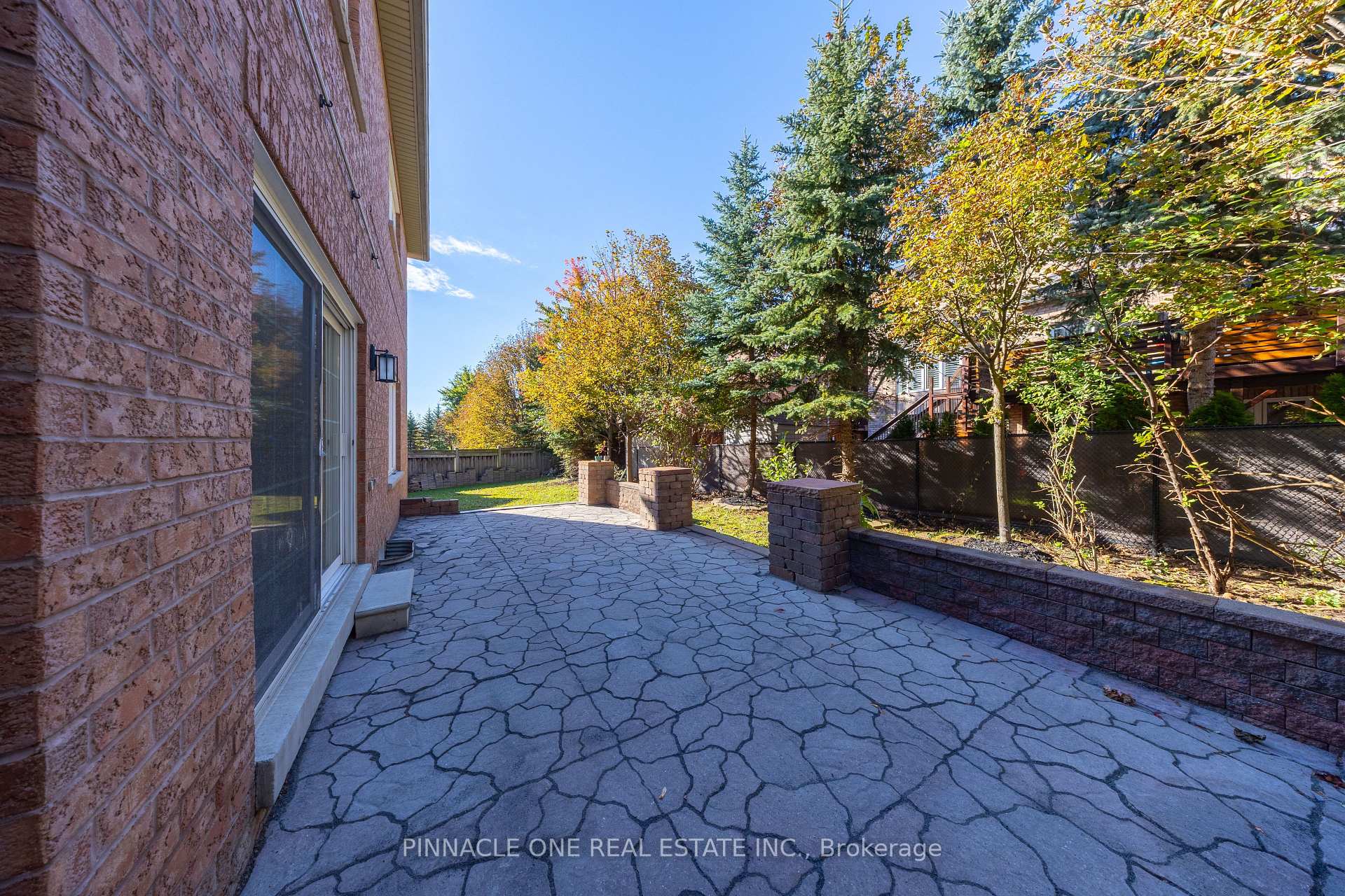 Photo 8 of 6 Dolby Crescent, Ajax, Northeast Ajax — HOMEH