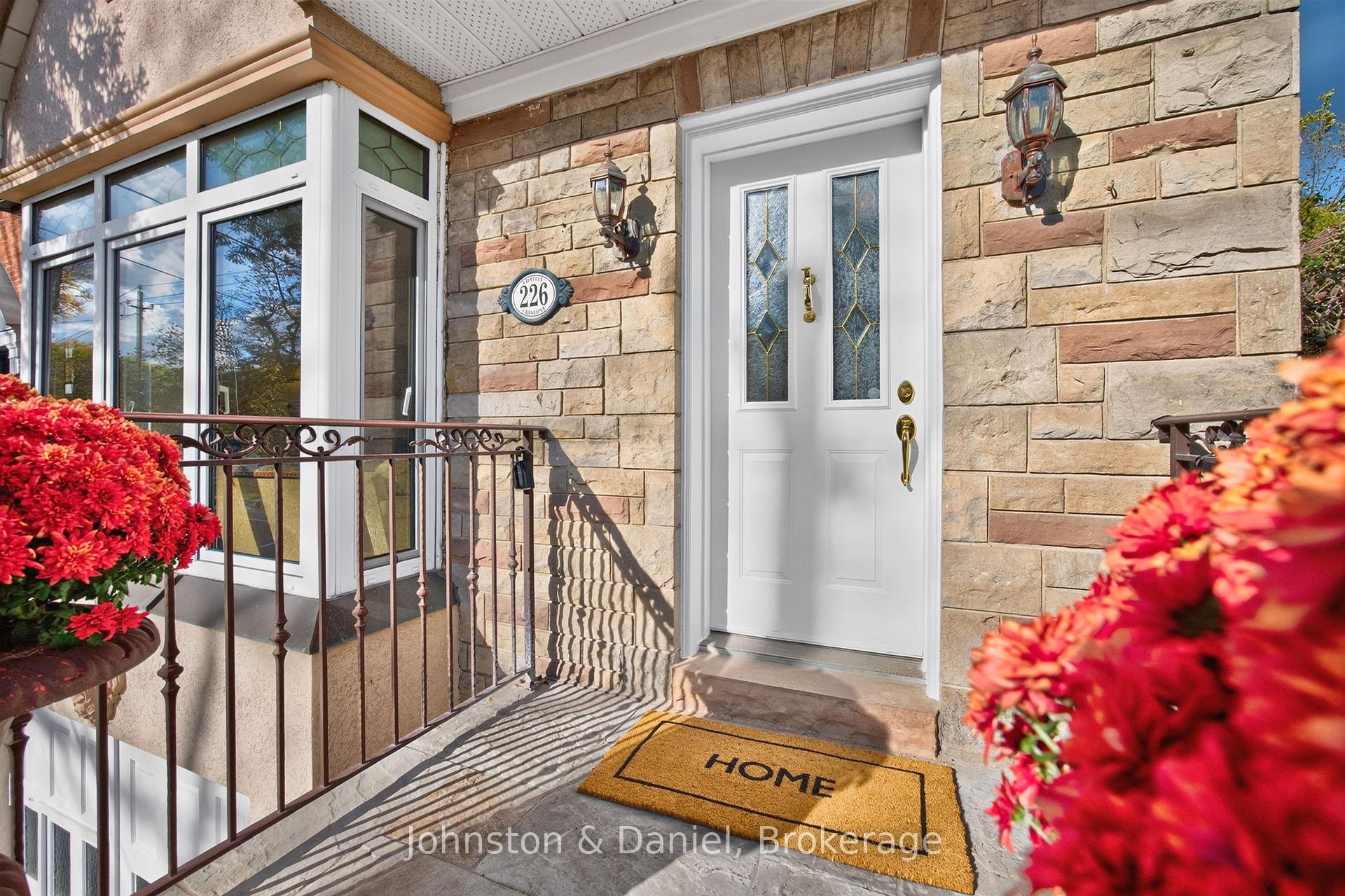 Photo 2 of 226 Chaplin Crescent, Toronto, Forest Hill South — HOMEH