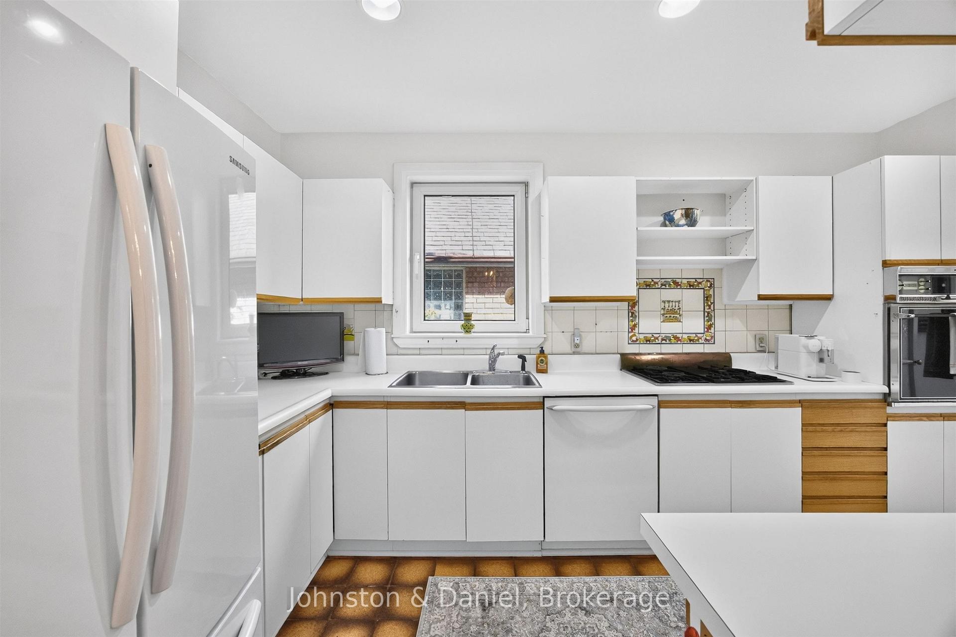 Photo 18 of 226 Chaplin Crescent, Toronto, Forest Hill South — HOMEH