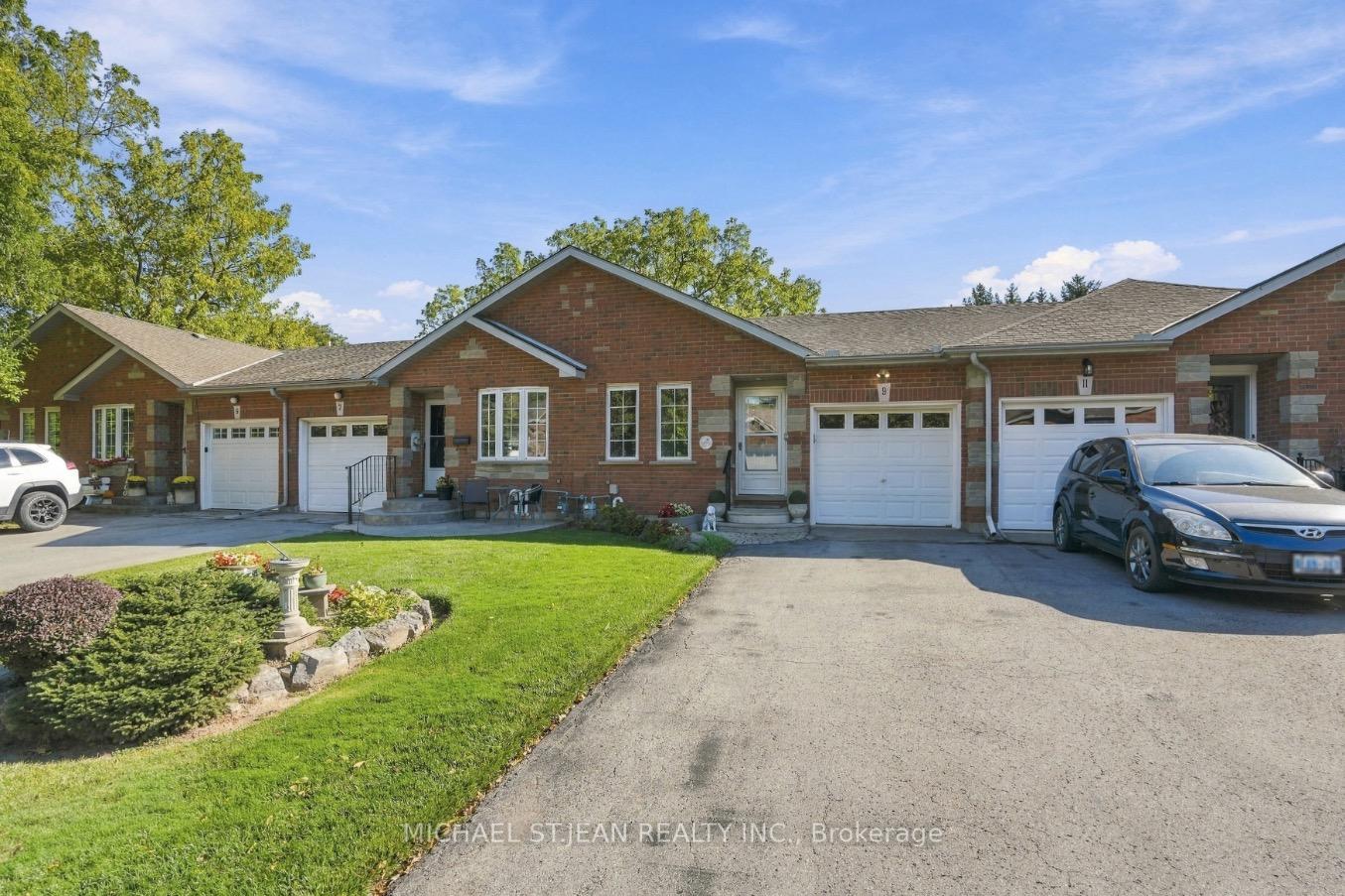 Photo 2 of 9 Kinsman Court S, Pelham, Fonthill — HOMEH
