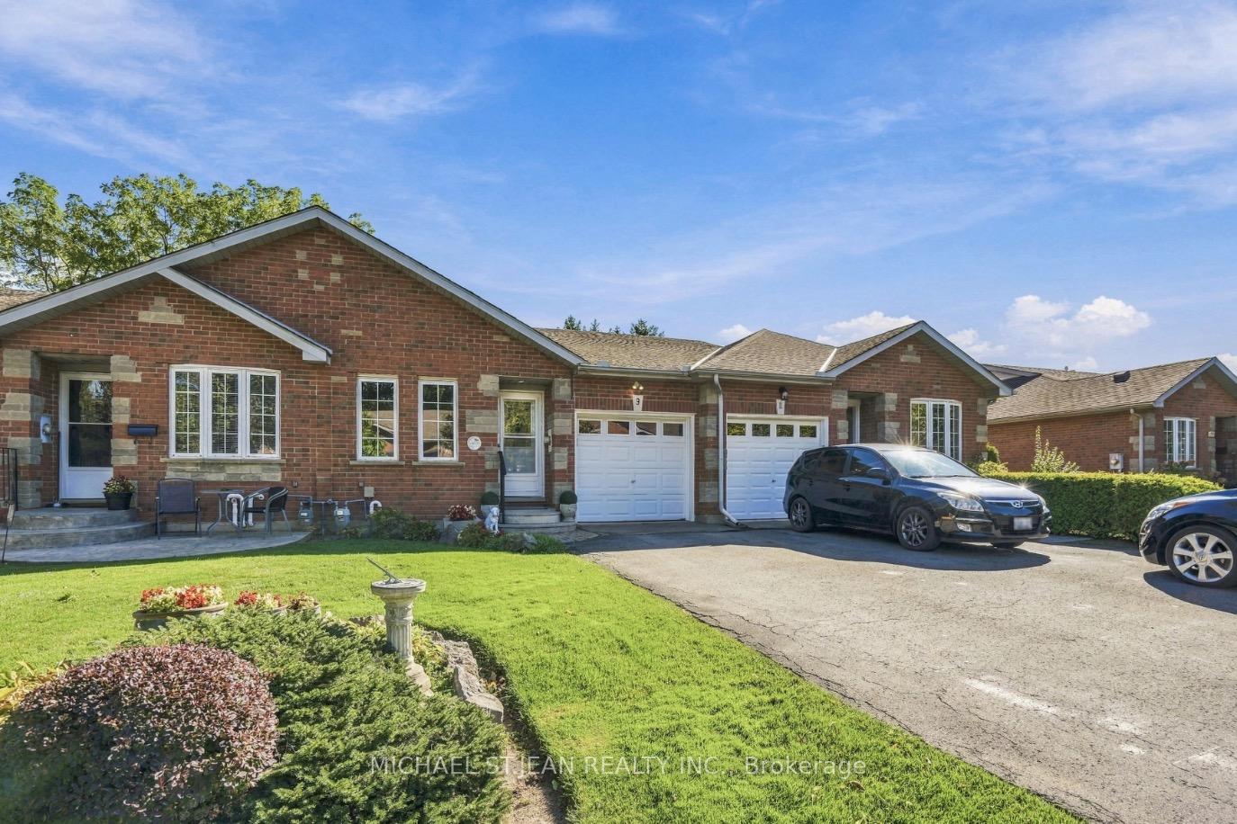 Photo 3 of 9 Kinsman Court S, Pelham, Fonthill — HOMEH