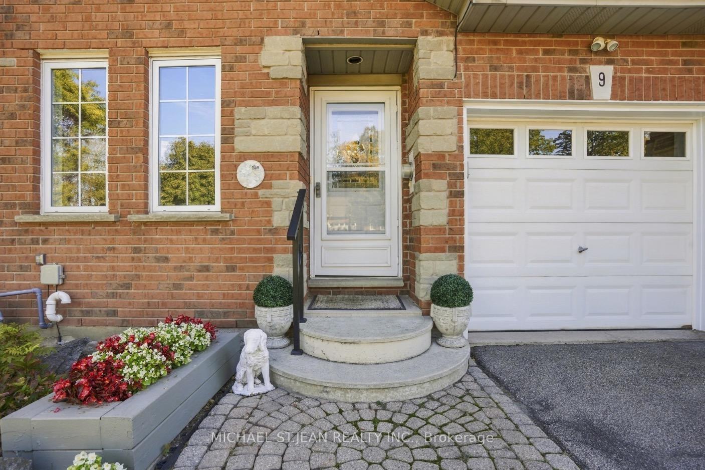 Photo 5 of 9 Kinsman Court S, Pelham, Fonthill — HOMEH