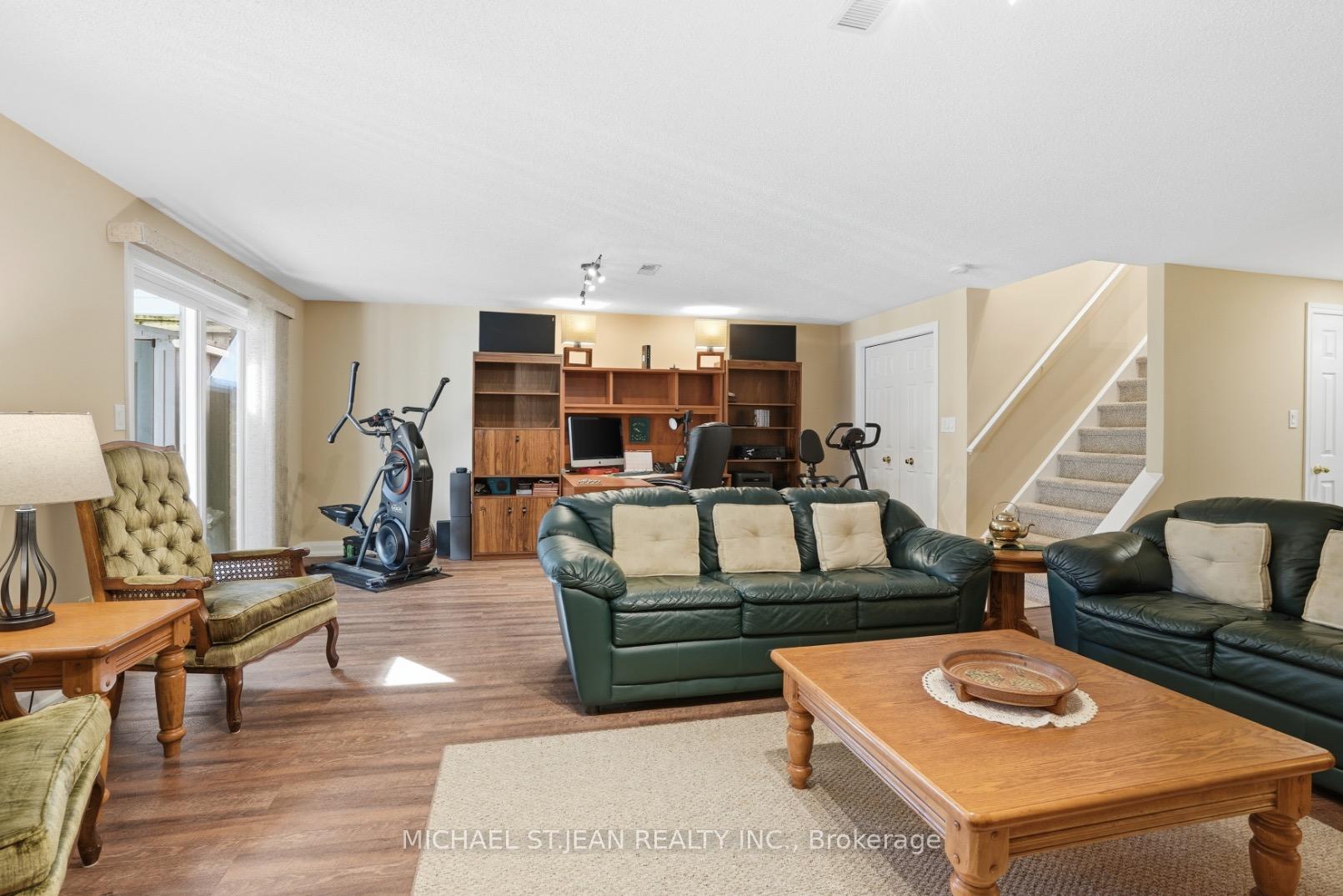 Photo 10 of 9 Kinsman Court S, Pelham, Fonthill — HOMEH