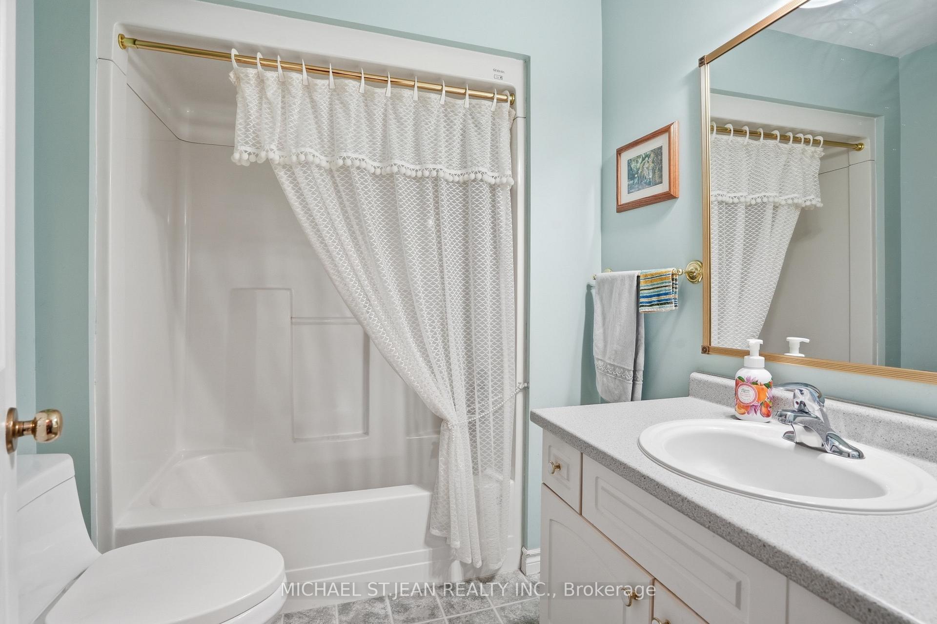 Photo 24 of 9 Kinsman Court S, Pelham, Fonthill — HOMEH