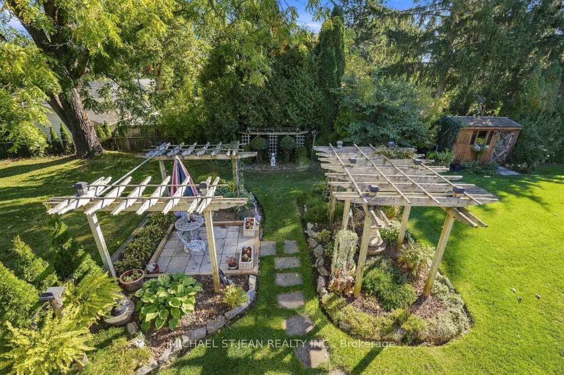 Photo 36 of 9 Kinsman Court S, Pelham, Fonthill — HOMEH
