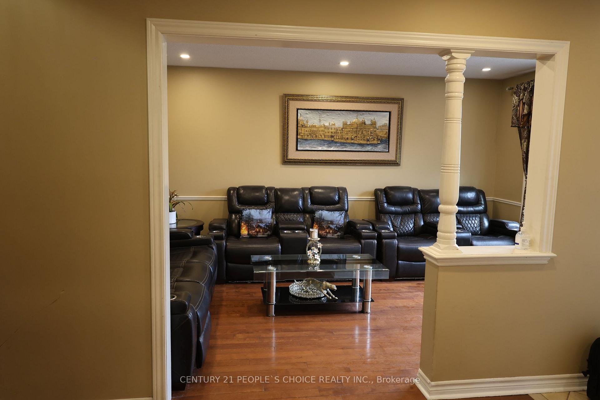 Photo 2 of 22 Novella Place, Brampton, Westgate — HOMEH