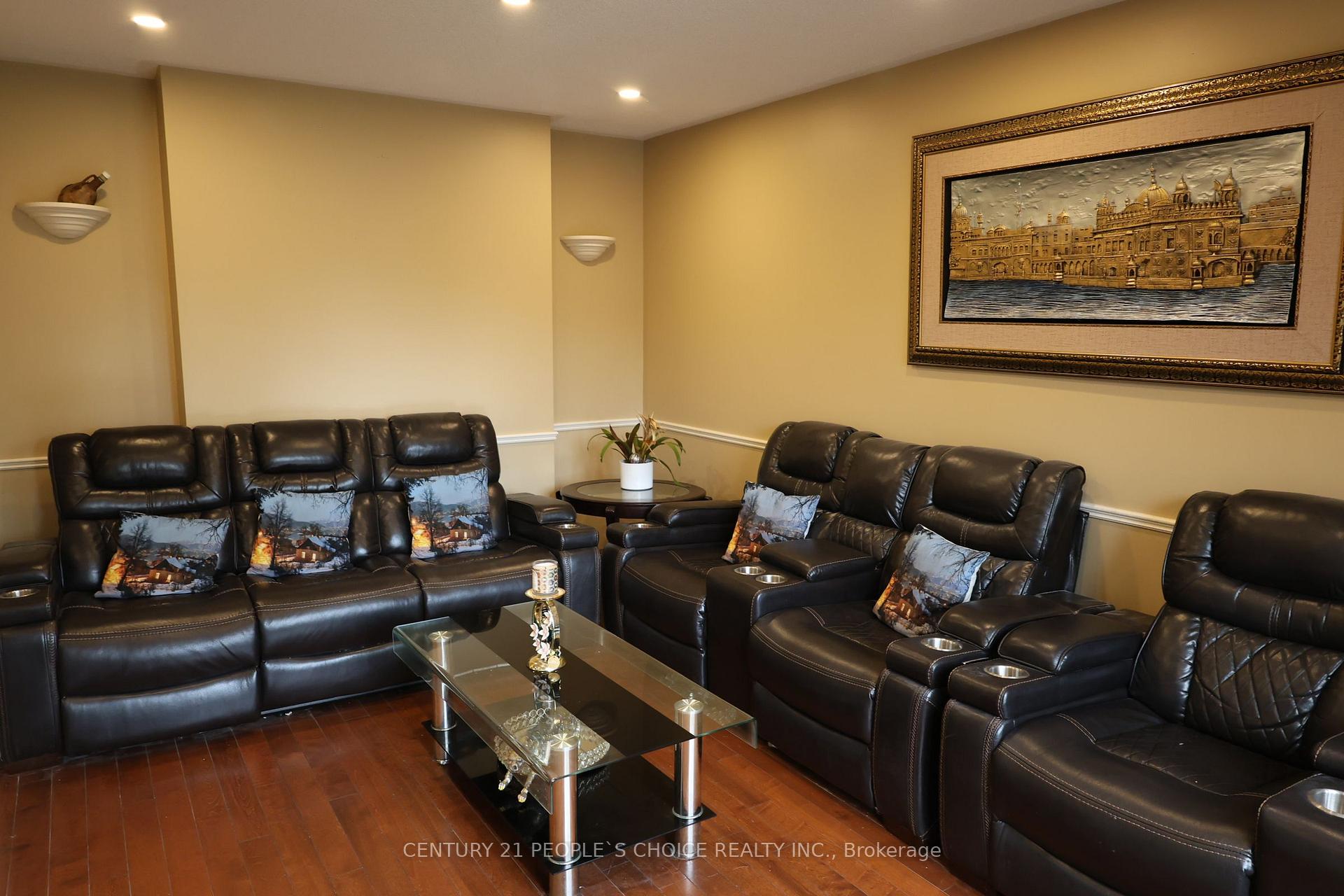 Photo 3 of 22 Novella Place, Brampton, Westgate — HOMEH