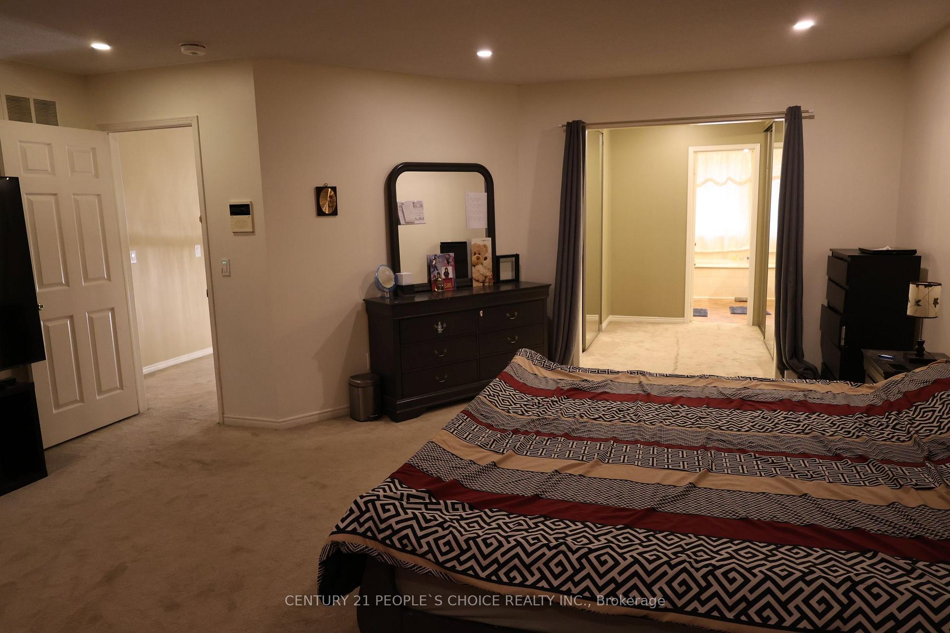 Photo 12 of 22 Novella Place, Brampton, Westgate — HOMEH