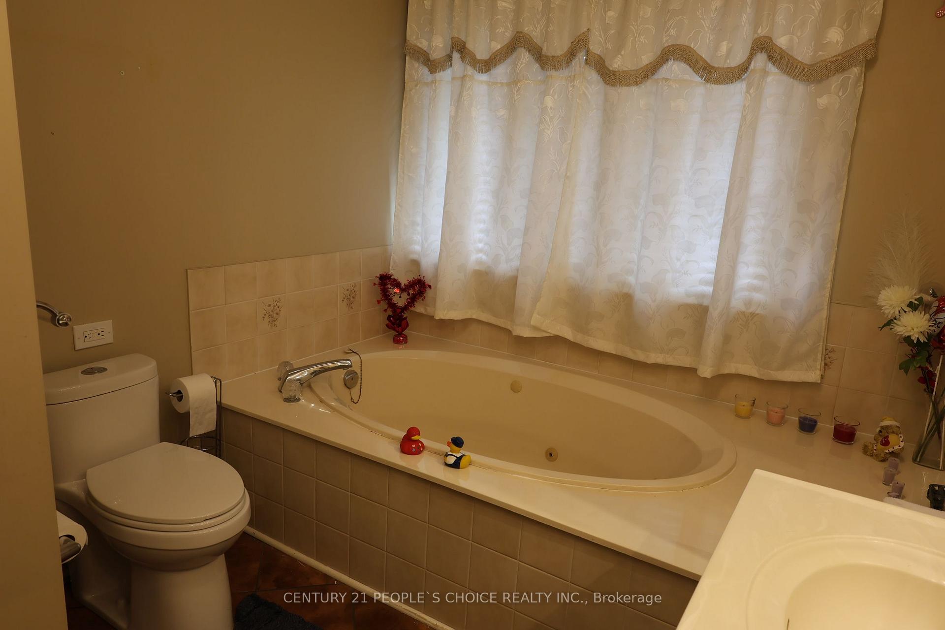 Photo 22 of 22 Novella Place, Brampton, Westgate — HOMEH