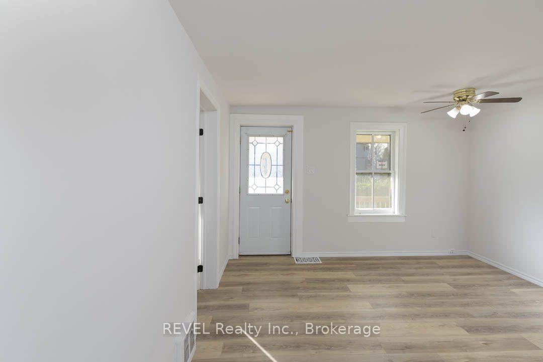 Photo 2 of 389 Glendale Avenue, St. Catharines, Secord Woods — HOMEH