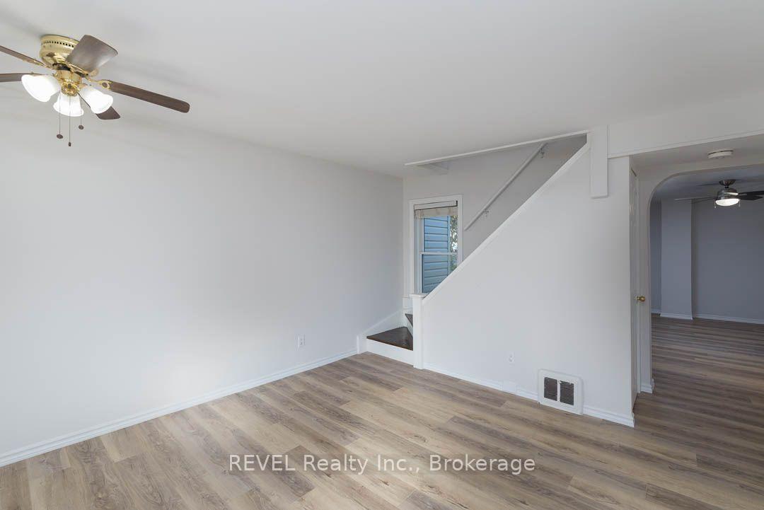 Photo 5 of 389 Glendale Avenue, St. Catharines, Secord Woods — HOMEH