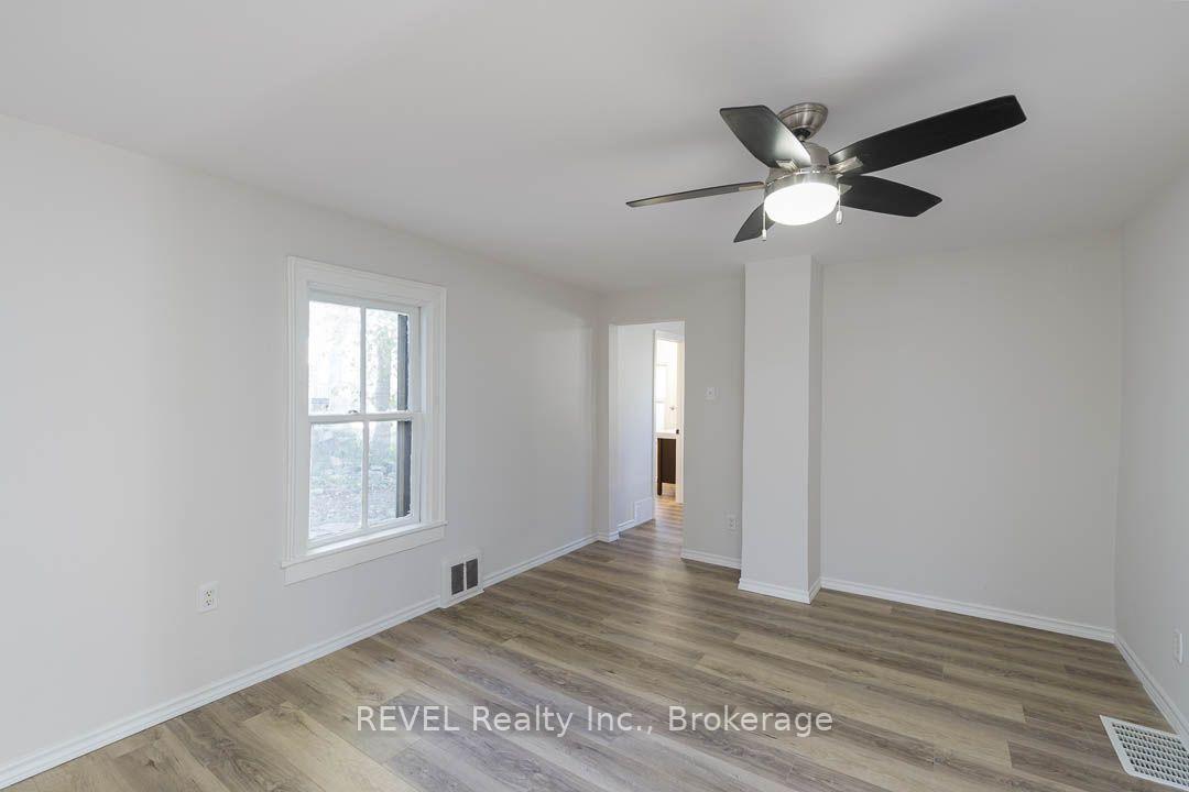 Photo 9 of 389 Glendale Avenue, St. Catharines, Secord Woods — HOMEH