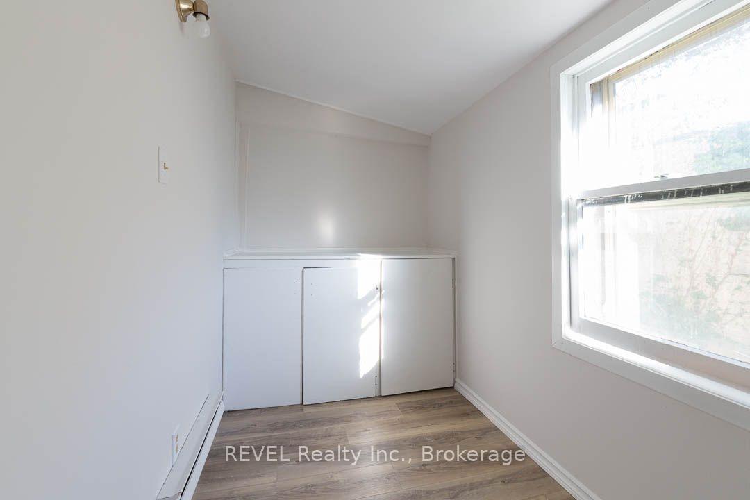 Photo 11 of 389 Glendale Avenue, St. Catharines, Secord Woods — HOMEH