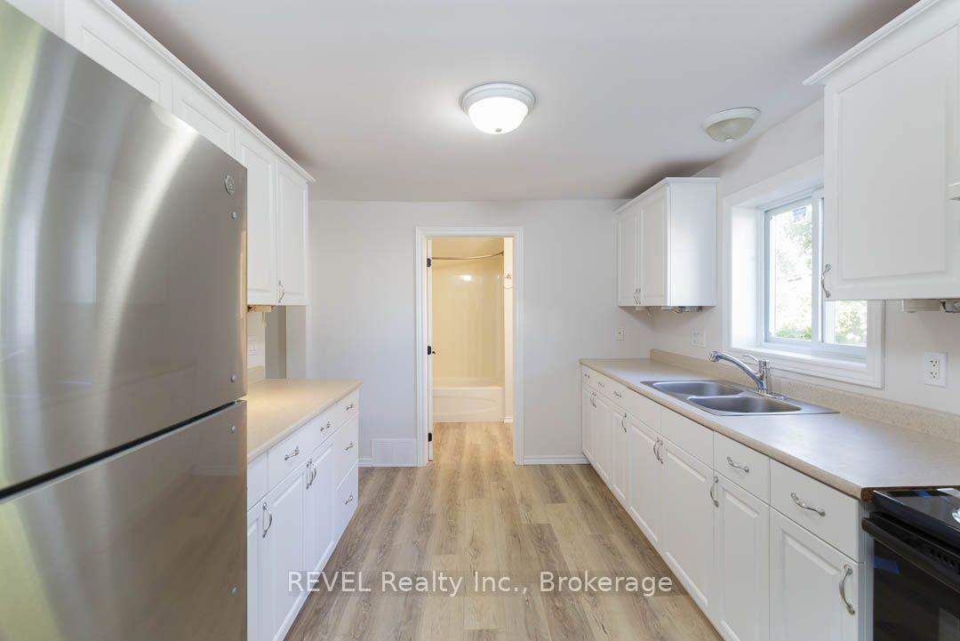 Photo 14 of 389 Glendale Avenue, St. Catharines, Secord Woods — HOMEH