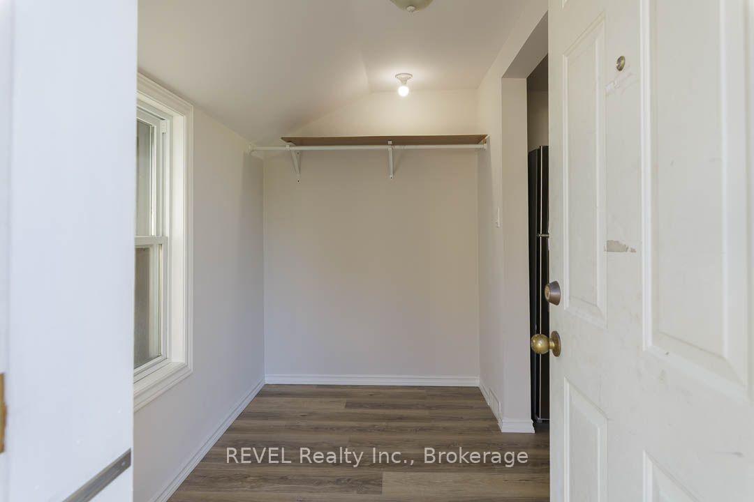 Photo 15 of 389 Glendale Avenue, St. Catharines, Secord Woods — HOMEH