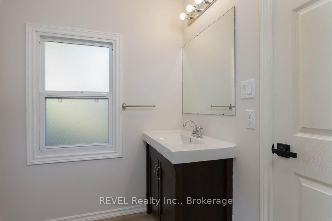 Photo 16 of 389 Glendale Avenue, St. Catharines, Secord Woods — HOMEH