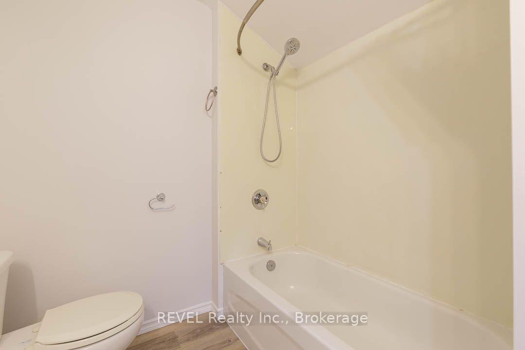 Photo 17 of 389 Glendale Avenue, St. Catharines, Secord Woods — HOMEH
