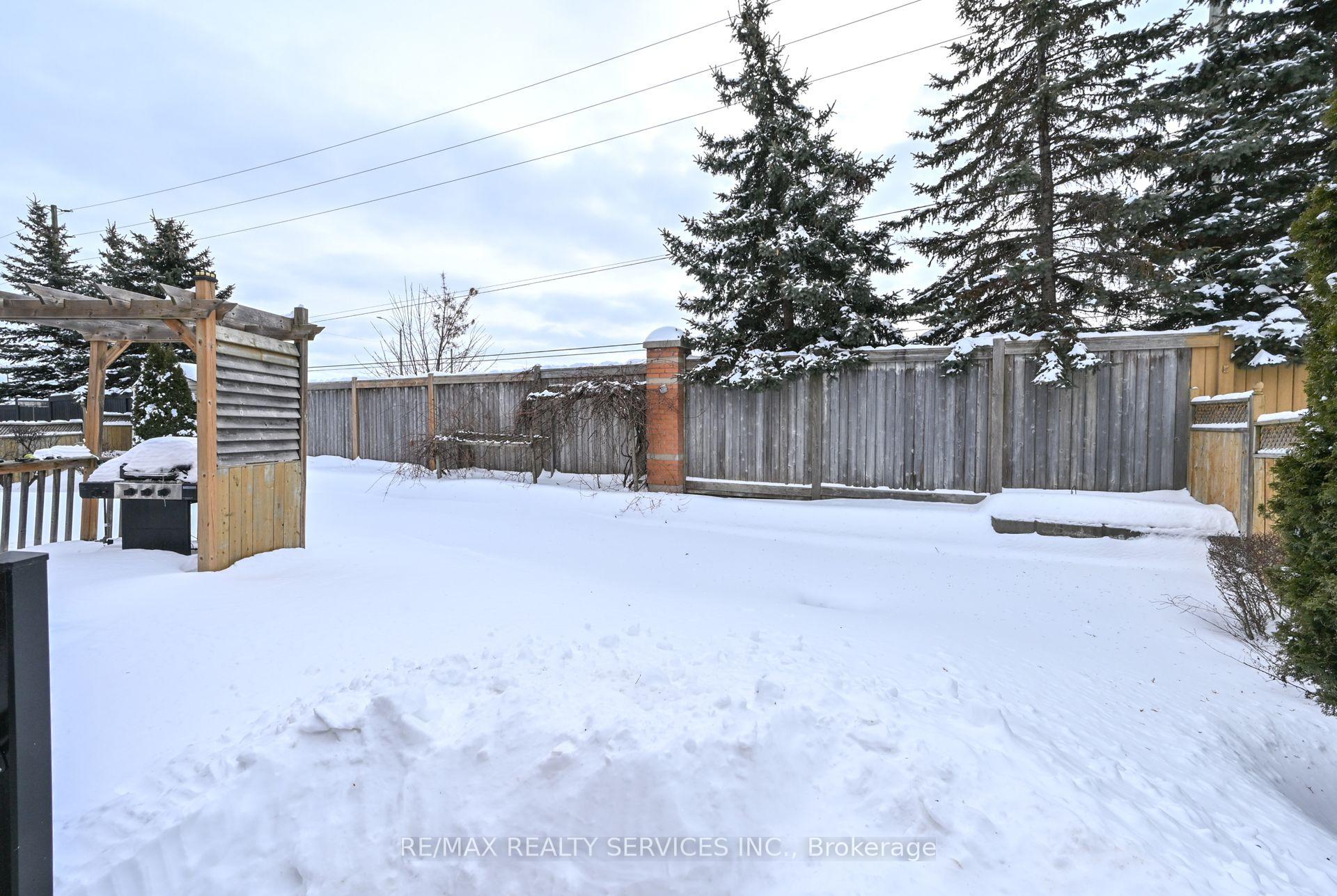Photo 7 of 42 Brambirch Crescent, Brampton, Northwest Sandalwood Parkway — HOMEH