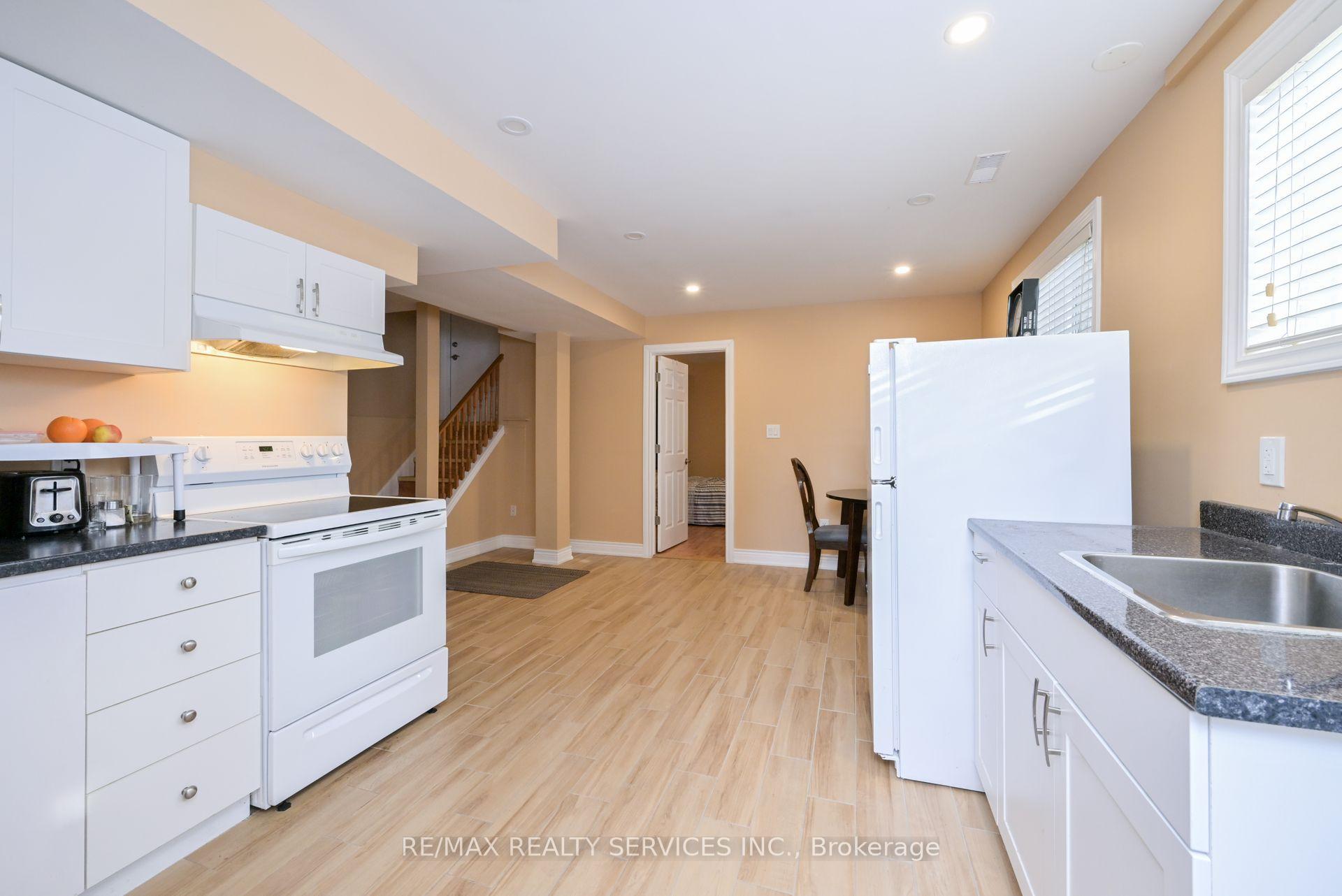 Photo 8 of 42 Brambirch Crescent, Brampton, Northwest Sandalwood Parkway — HOMEH