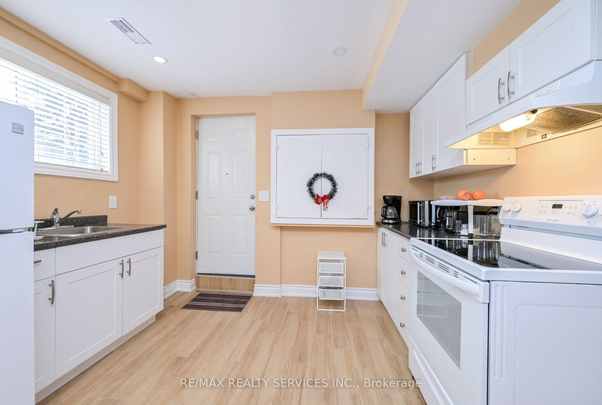Photo 11 of 42 Brambirch Crescent, Brampton, Northwest Sandalwood Parkway — HOMEH