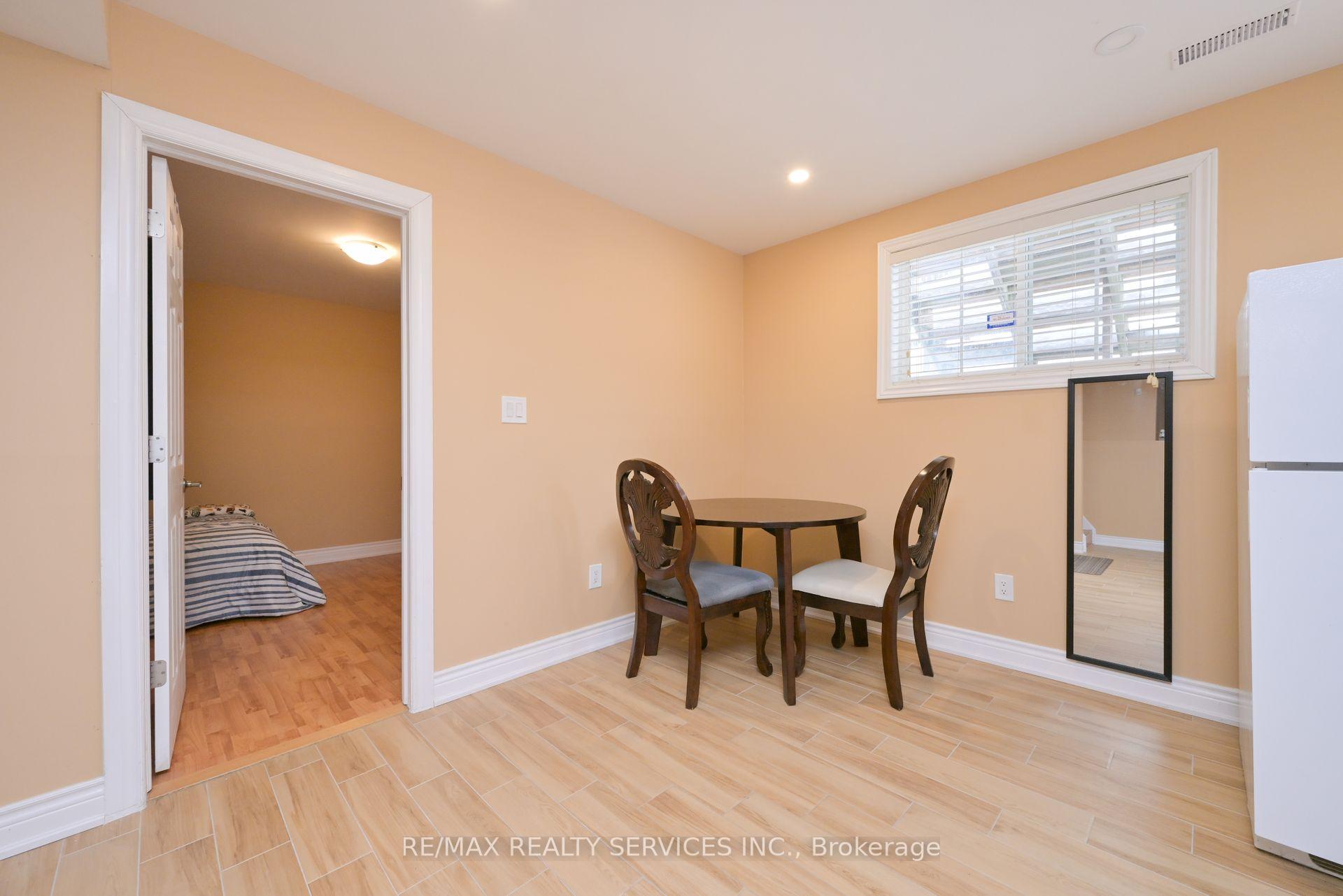 Photo 14 of 42 Brambirch Crescent, Brampton, Northwest Sandalwood Parkway — HOMEH