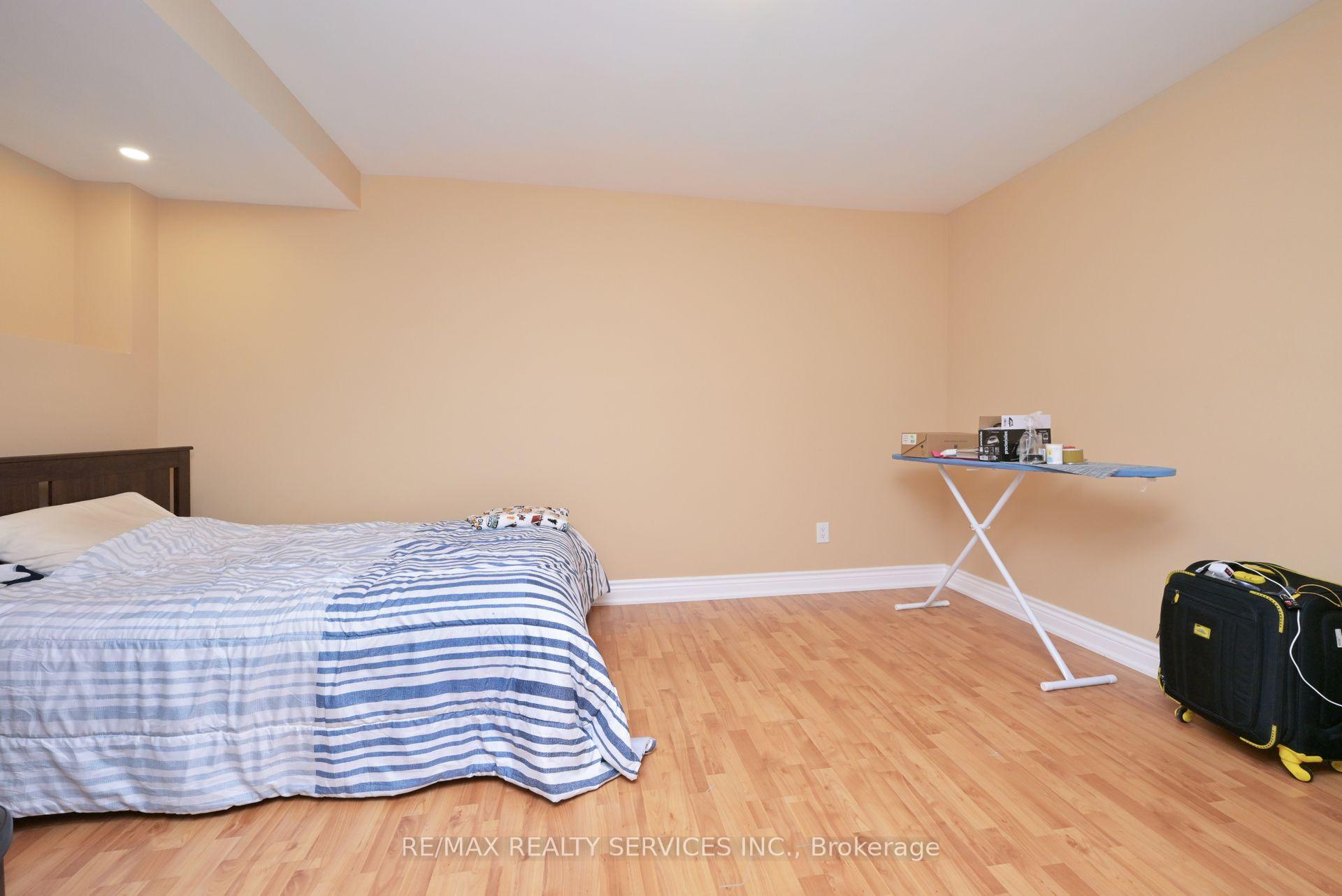 Photo 16 of 42 Brambirch Crescent, Brampton, Northwest Sandalwood Parkway — HOMEH