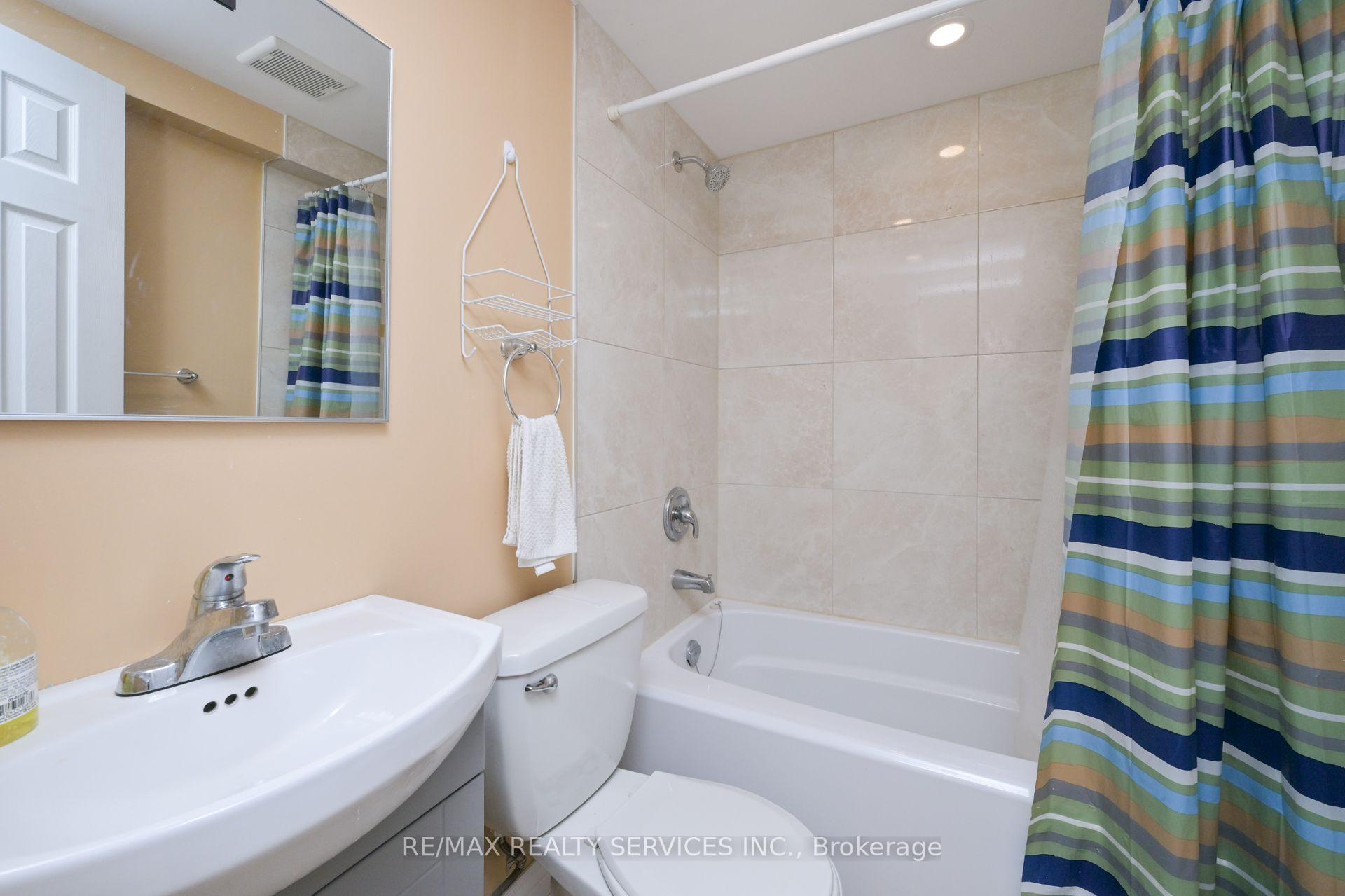 Photo 18 of 42 Brambirch Crescent, Brampton, Northwest Sandalwood Parkway — HOMEH