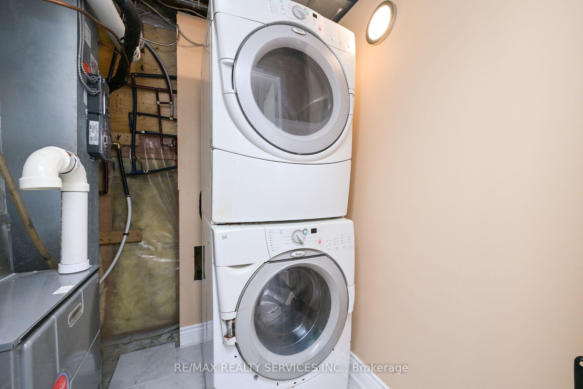 Photo 19 of 42 Brambirch Crescent, Brampton, Northwest Sandalwood Parkway — HOMEH