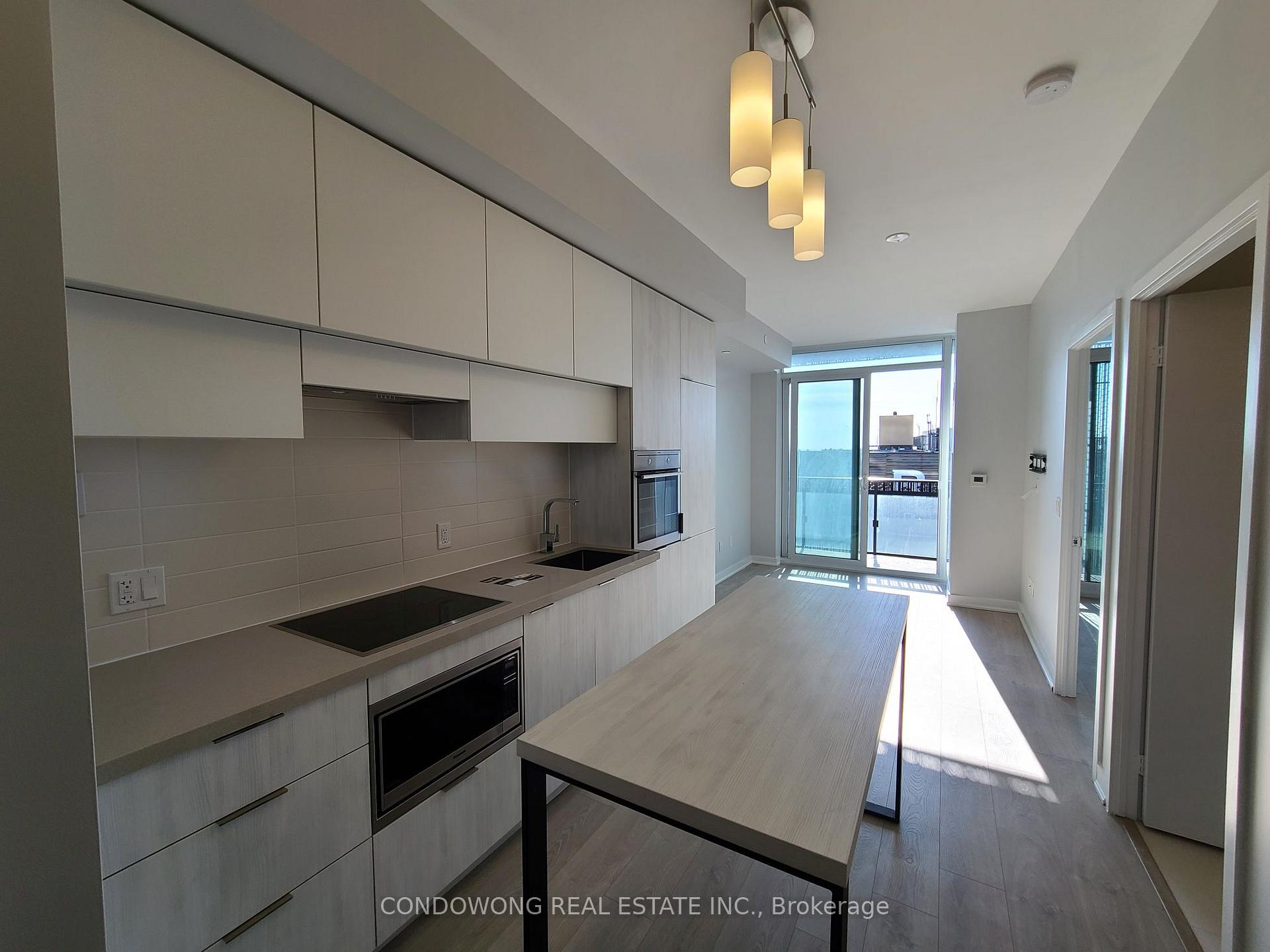 Photo of Unit 3704, 8 Eglinton Avenue E