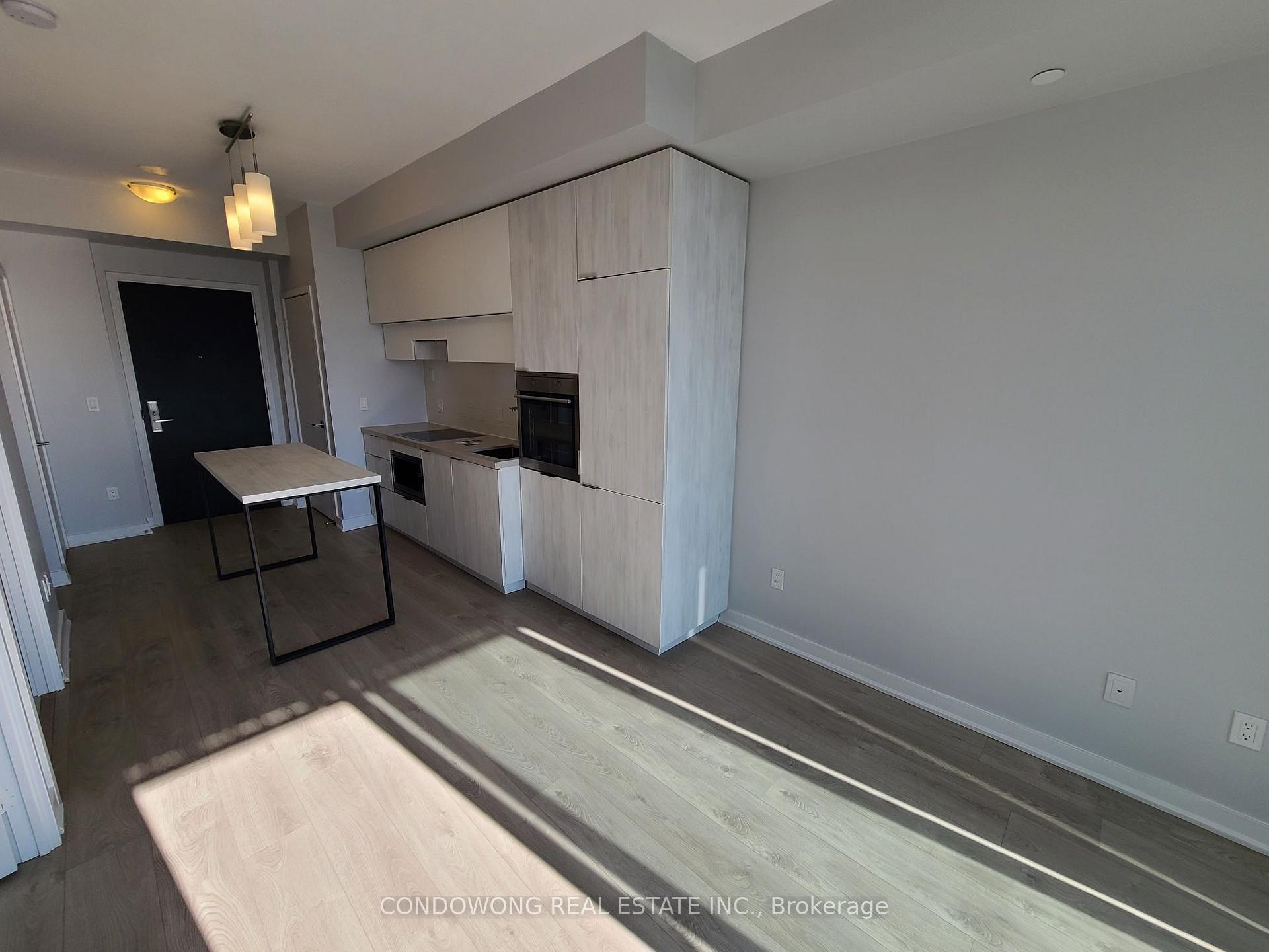 Photo 2 of Unit 3704, 8 Eglinton Avenue E, Toronto, Mount Pleasant West — HOMEH