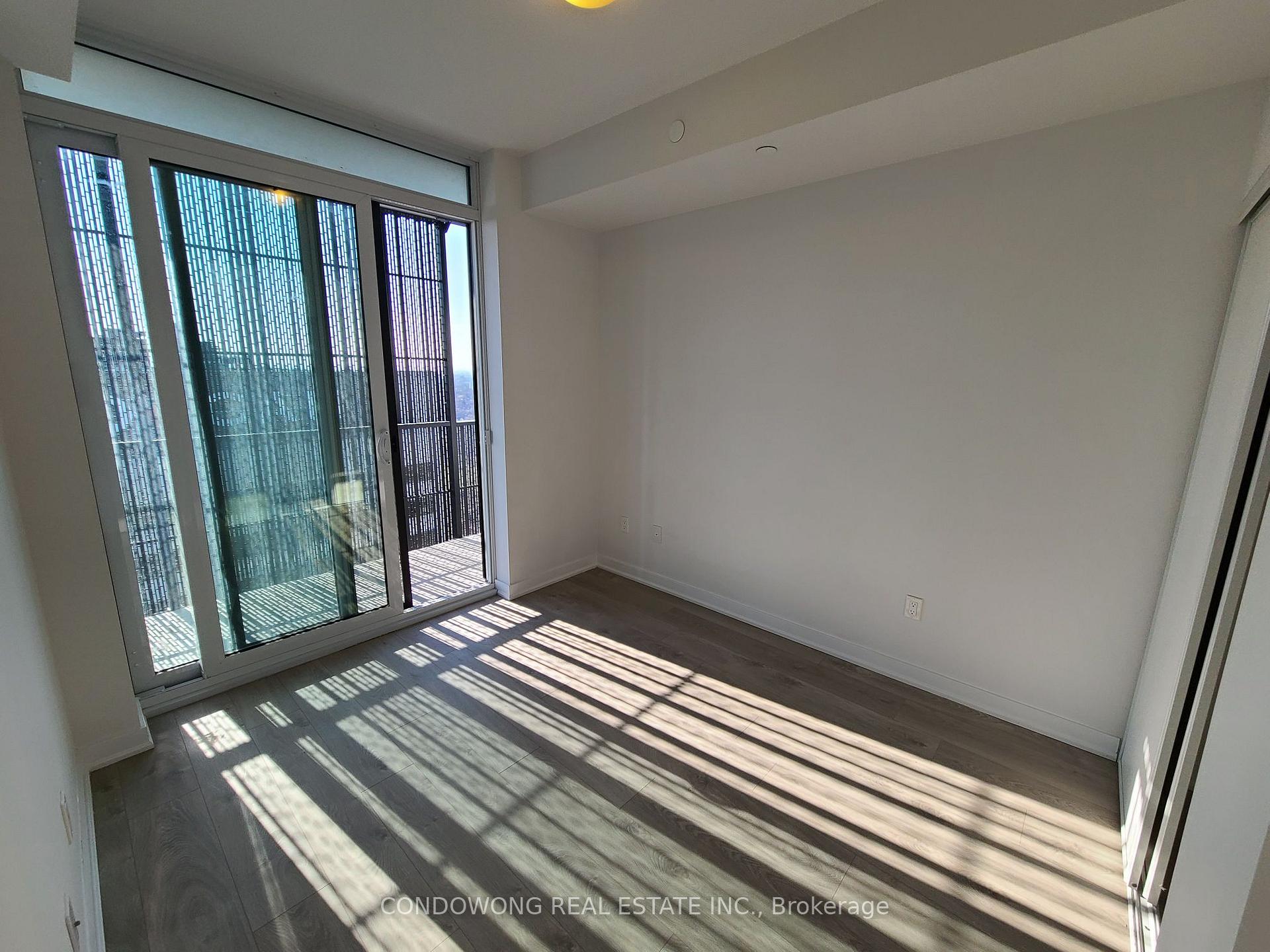 Photo 5 of Unit 3704, 8 Eglinton Avenue E, Toronto, Mount Pleasant West — HOMEH