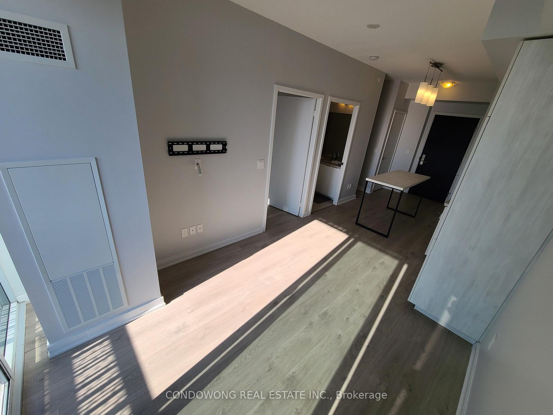 Photo 6 of Unit 3704, 8 Eglinton Avenue E, Toronto, Mount Pleasant West — HOMEH