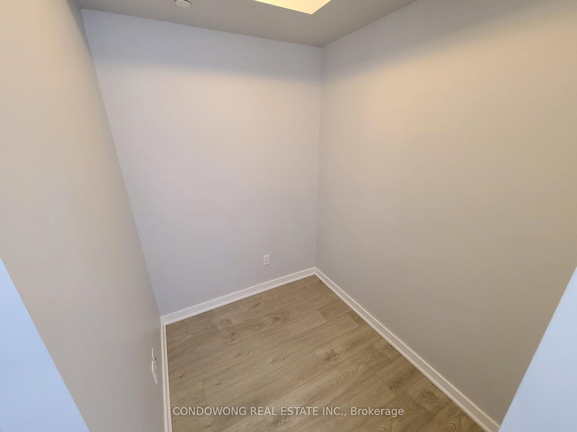 Photo 7 of Unit 3704, 8 Eglinton Avenue E, Toronto, Mount Pleasant West — HOMEH