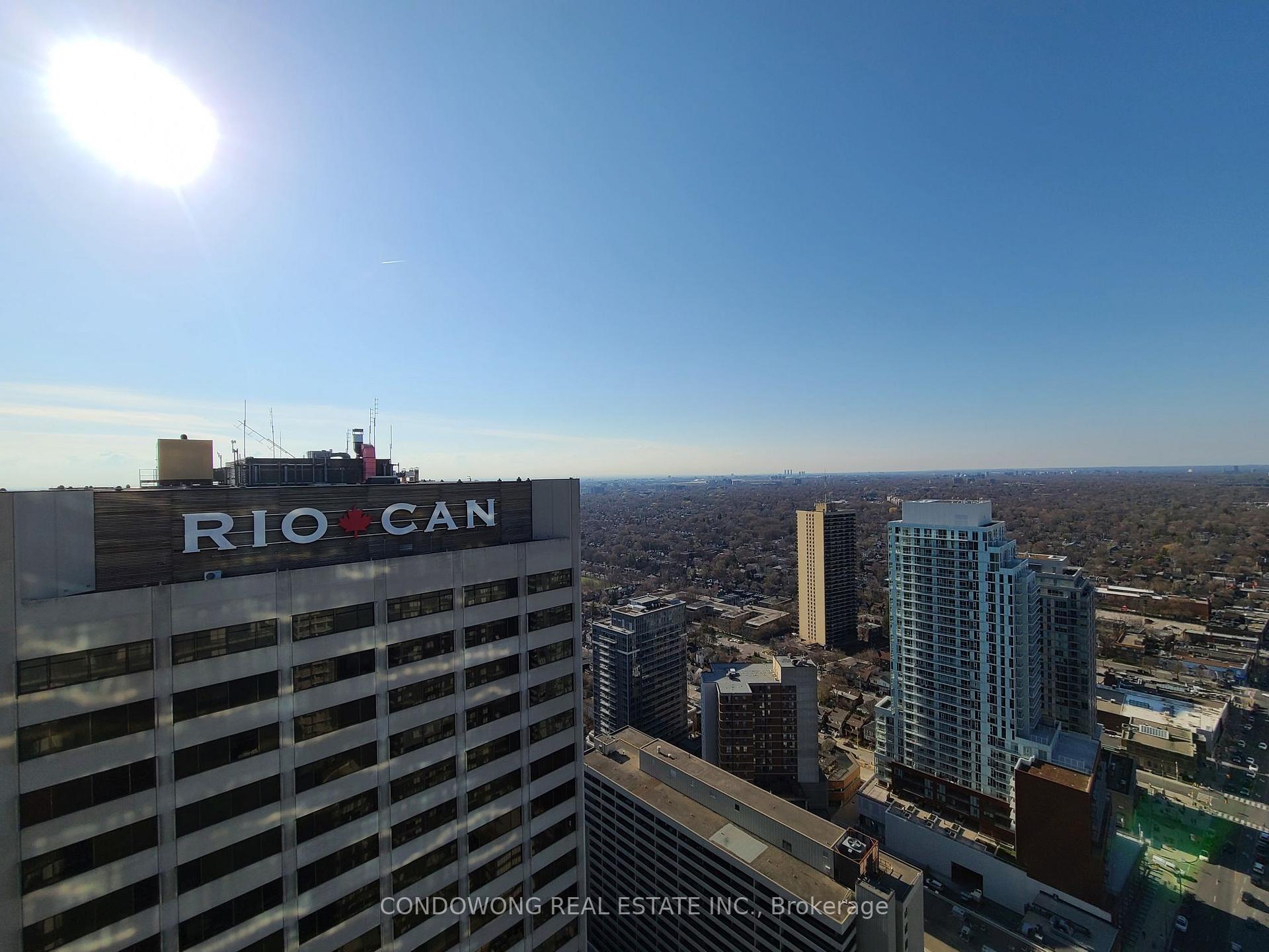 Photo 10 of Unit 3704, 8 Eglinton Avenue E, Toronto, Mount Pleasant West — HOMEH