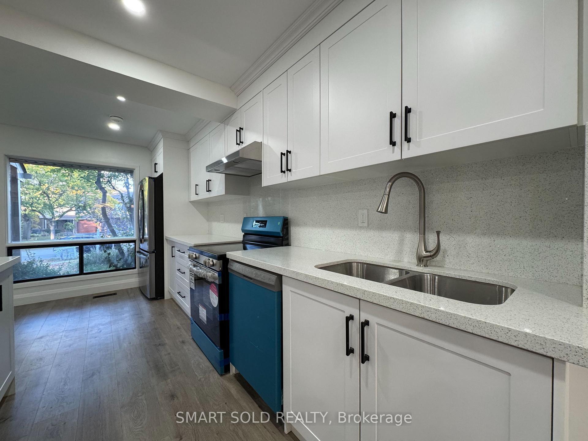 Photo 3 of 4082 Pheasant Run, Mississauga, Erin Mills — HOMEH