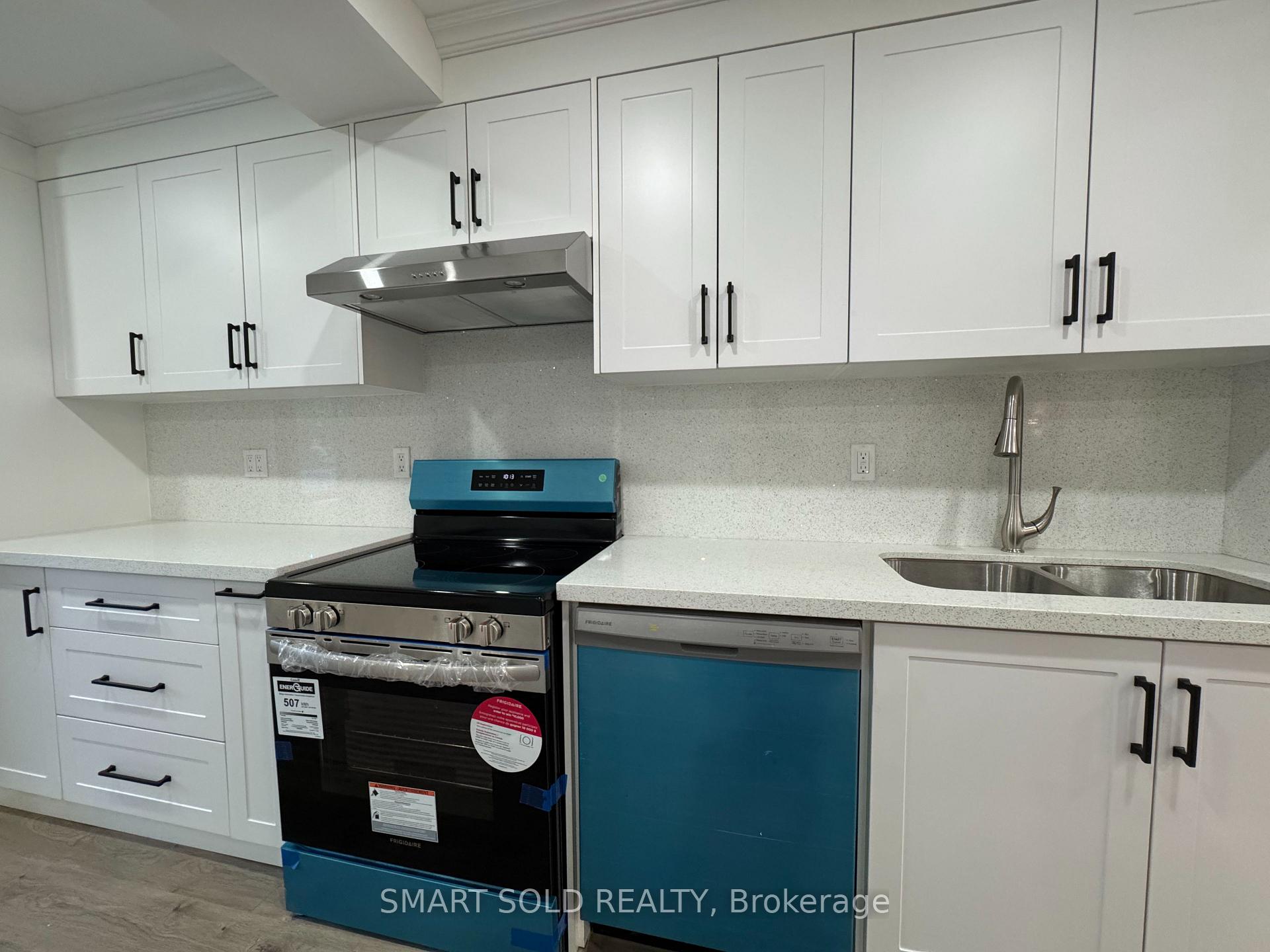 Photo 4 of 4082 Pheasant Run, Mississauga, Erin Mills — HOMEH