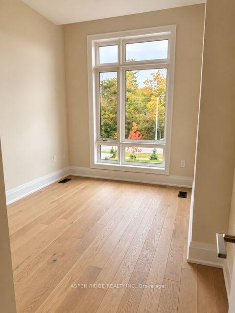 Photo 13 of 49 Schmeltzer Crescent, Richmond Hill, Rural Richmond Hill — HOMEH