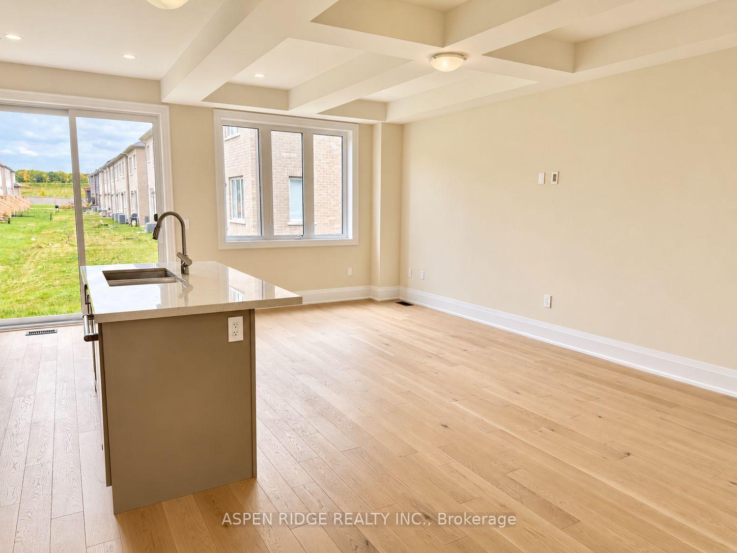 Photo 6 of 47 Schmeltzer Crescent, Richmond Hill, Rural Richmond Hill — HOMEH