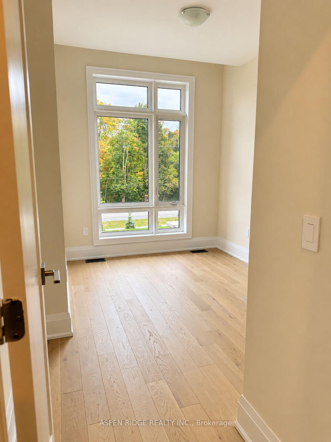 Photo 12 of 47 Schmeltzer Crescent, Richmond Hill, Rural Richmond Hill — HOMEH