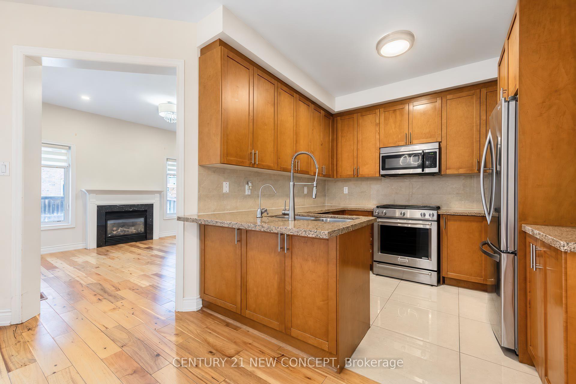Photo 6 of 210 Lauderdale Drive E, Vaughan, Patterson — HOMEH