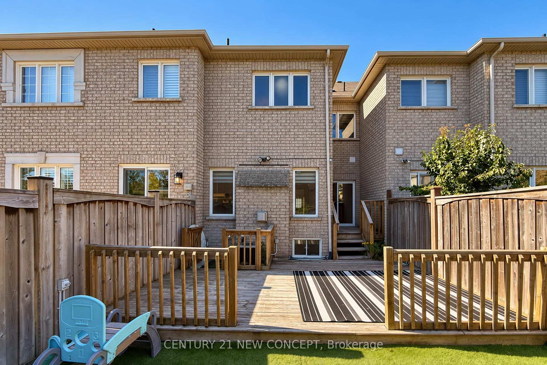 Photo 26 of 210 Lauderdale Drive E, Vaughan, Patterson — HOMEH
