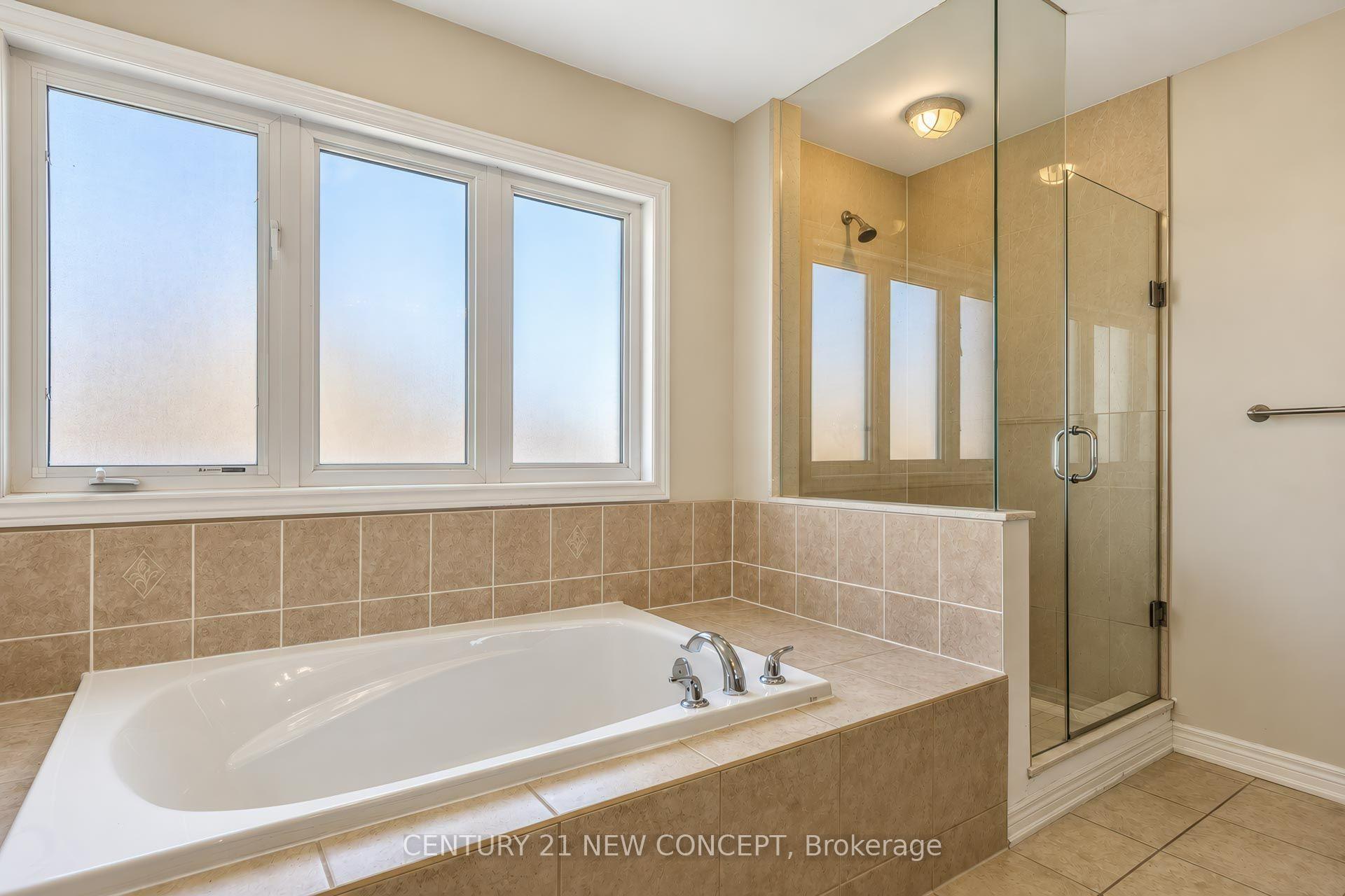 Photo 17 of 210 Lauderdale Drive E, Vaughan, Patterson — HOMEH