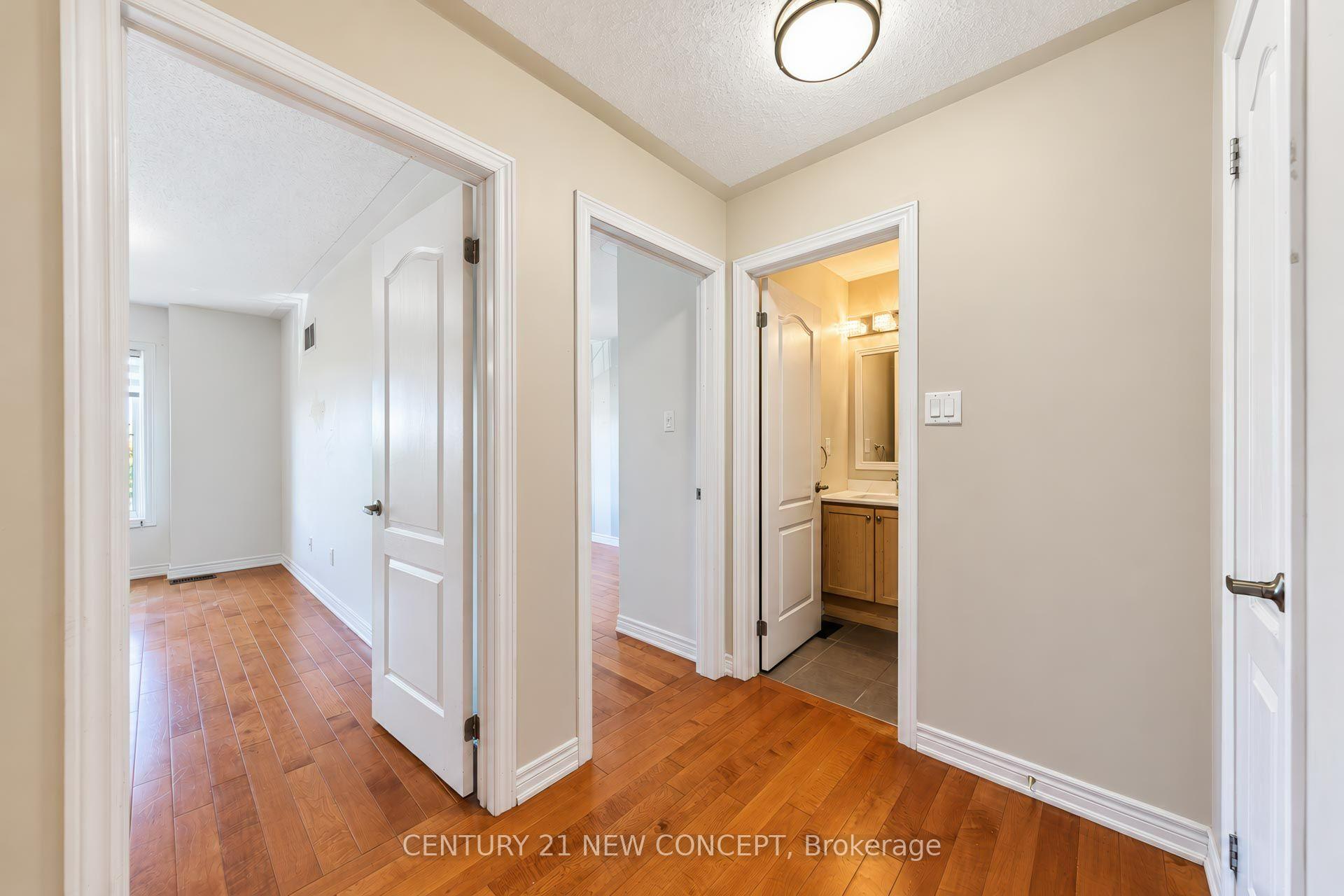 Photo 21 of 210 Lauderdale Drive E, Vaughan, Patterson — HOMEH