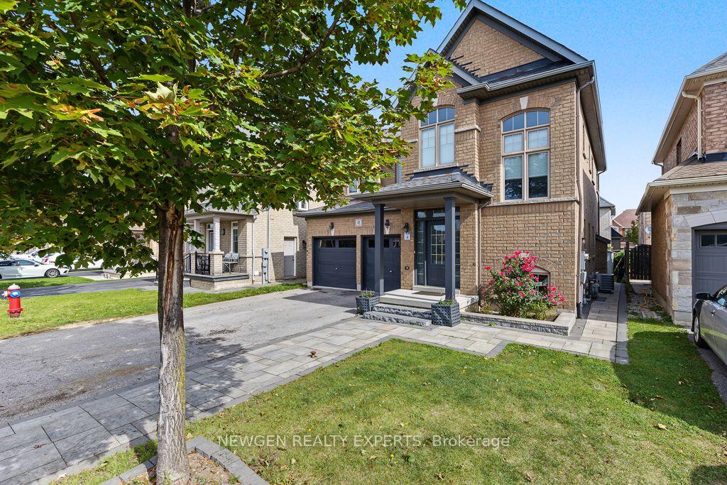 Photo 4 of 43 Lone Rock Circle, Brampton, Bram East — HOMEH