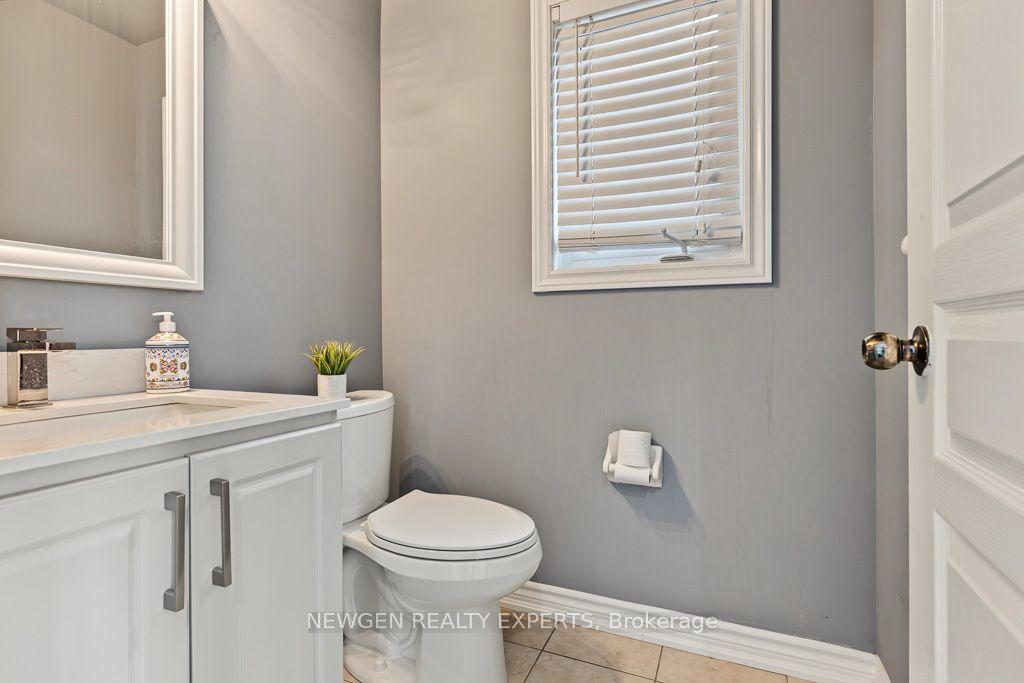 Photo 10 of 43 Lone Rock Circle, Brampton, Bram East — HOMEH